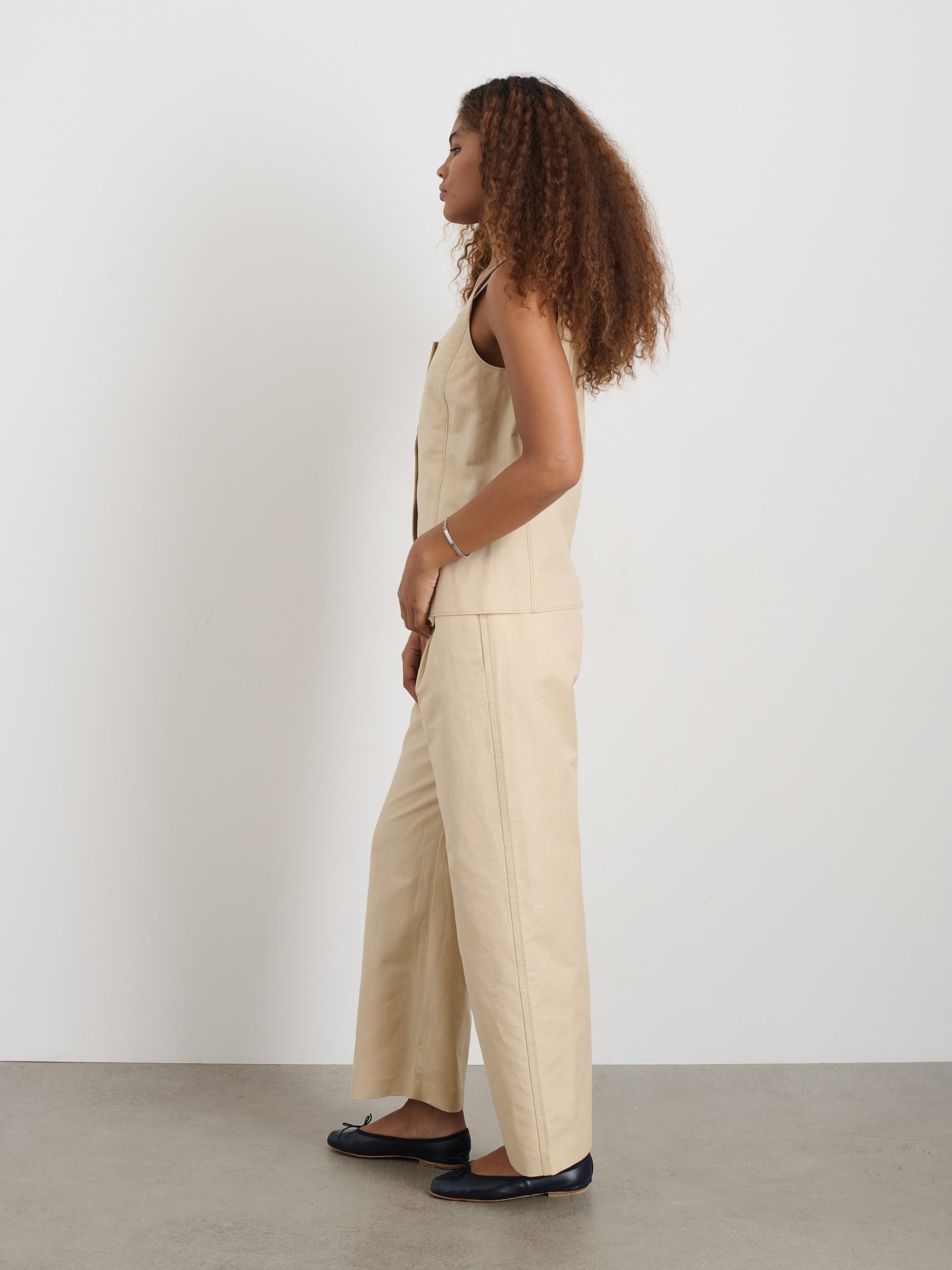 Alex Mill Soho Scoop Vest in Linen Cotton - Tan
