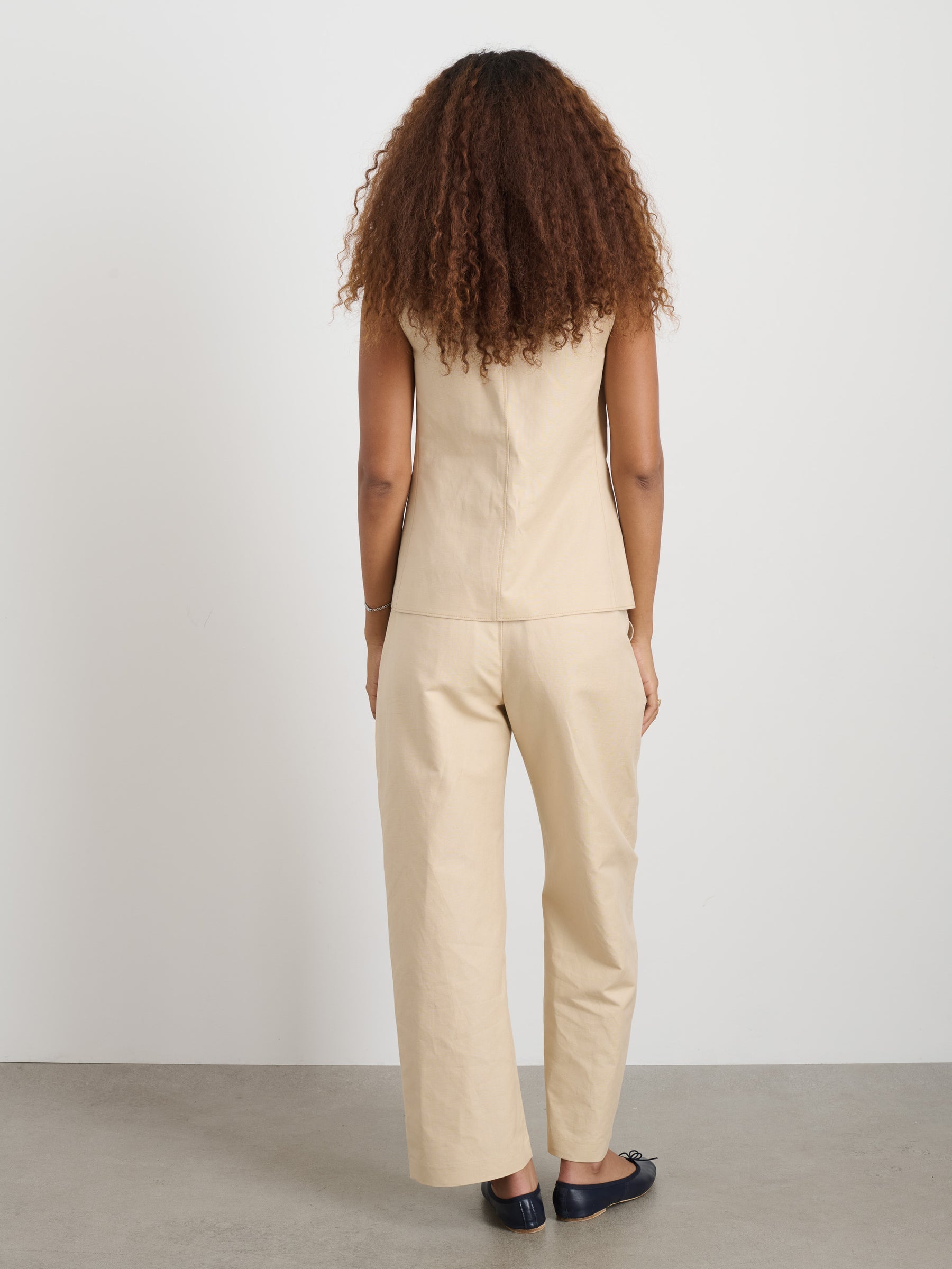 Alex Mill Soho Scoop Vest in Linen Cotton - Tan