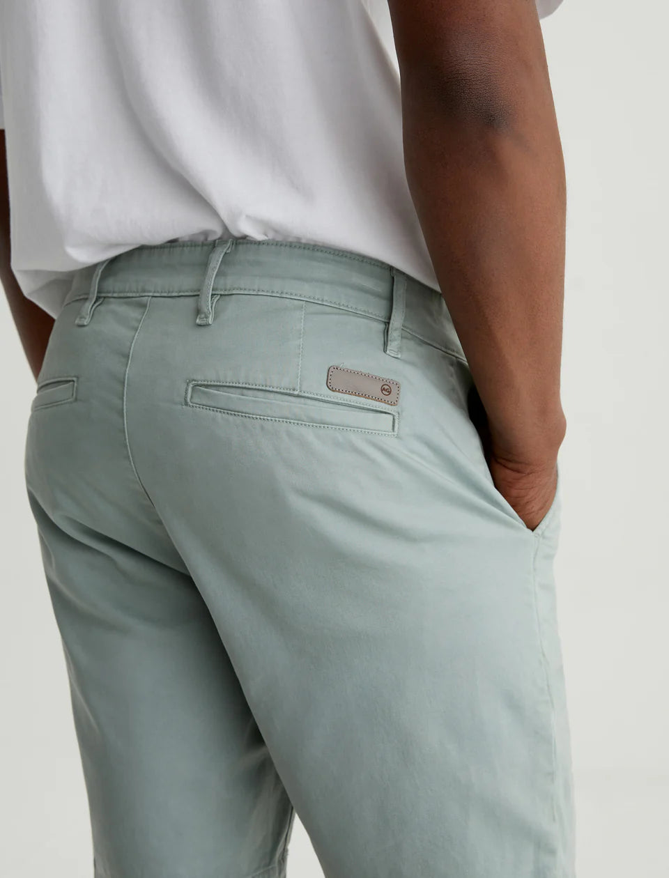 AG Wanderer Short Slim Trouser Short - Sulfur Matcha Latte