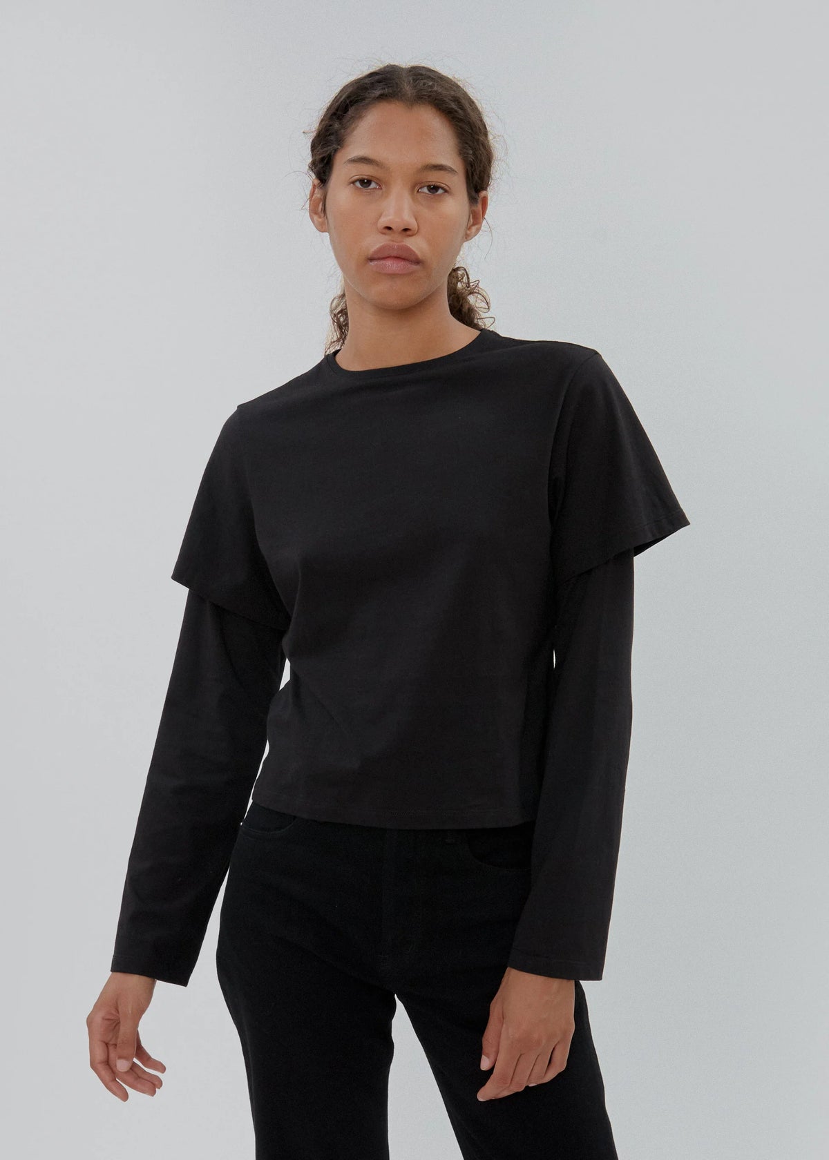 Still Here 2Tee in Black