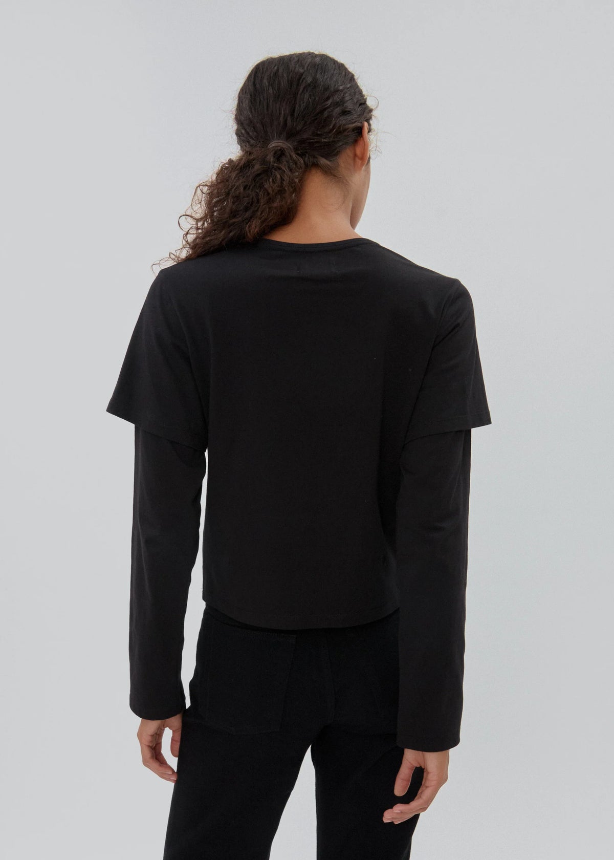 Still Here 2Tee in Black