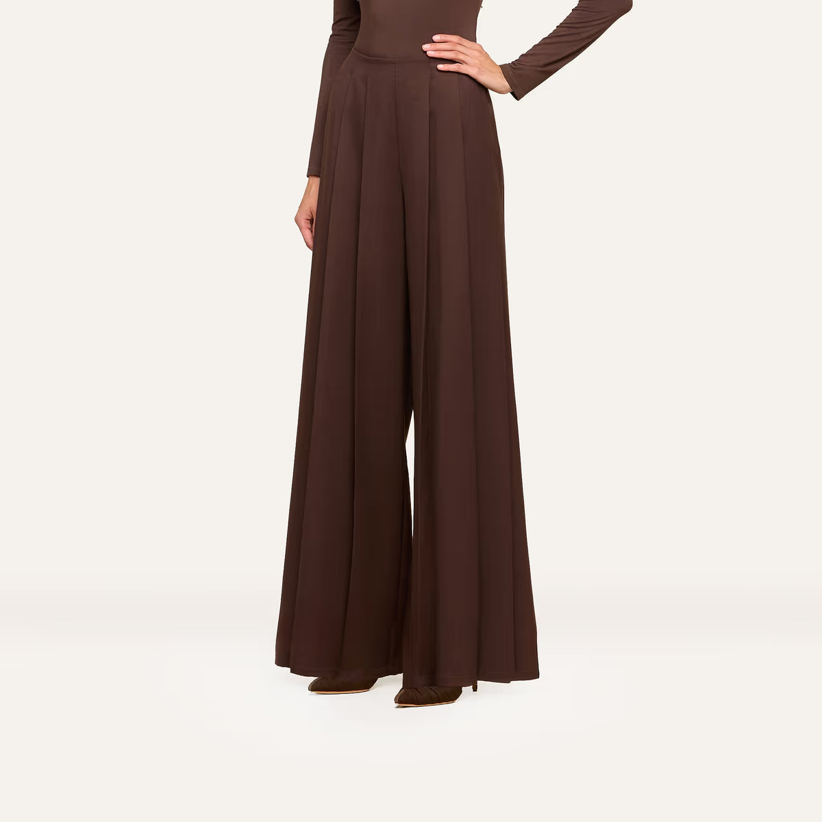 L'Agence Nova Pleated Pant - Dark Java