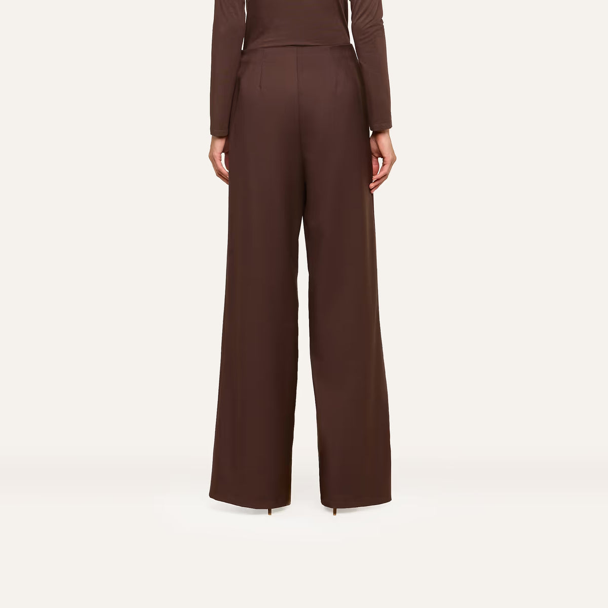 L'Agence Nova Pleated Pant - Dark Java