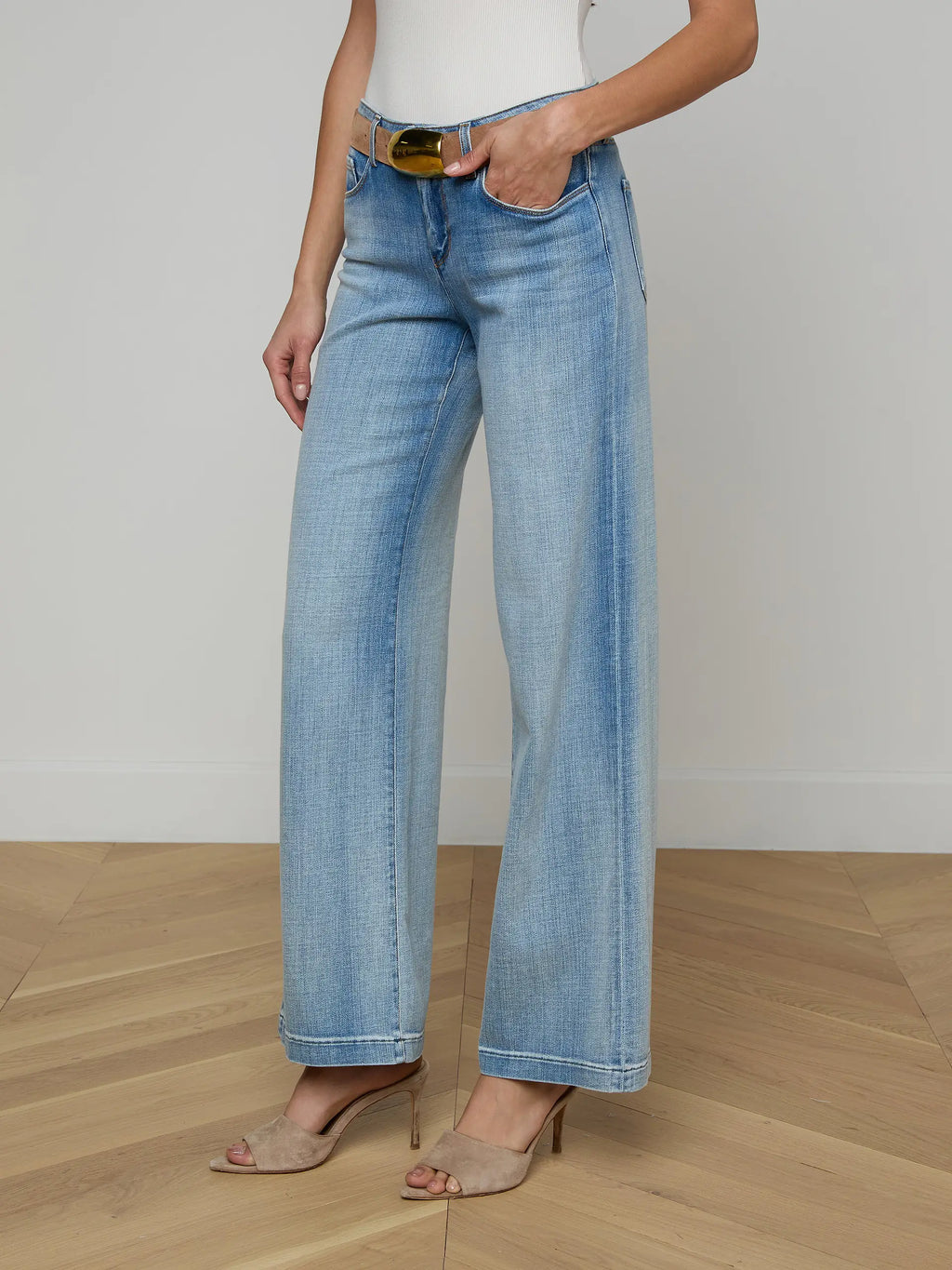 L'Agence Joanne Low-Rise Wide-Leg Jean - Dry Ice