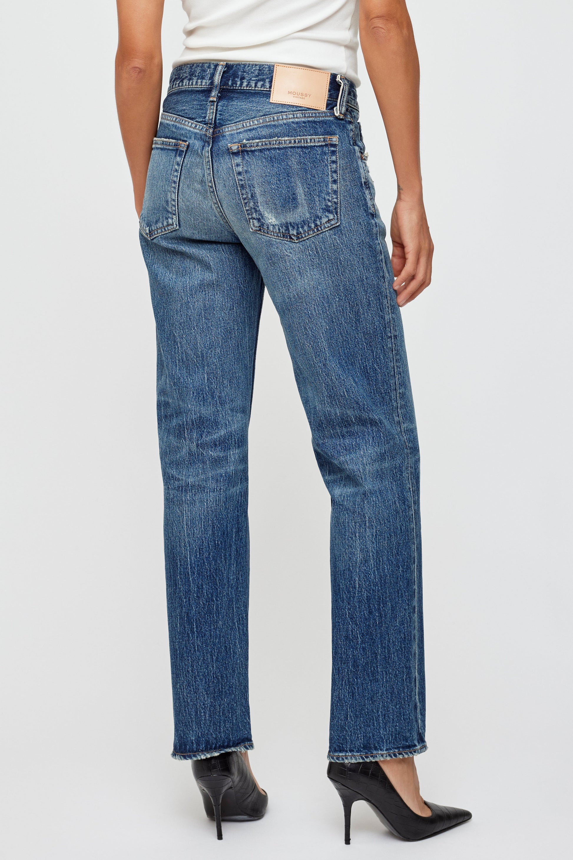 Moussy Cedarhurst Straight-Low