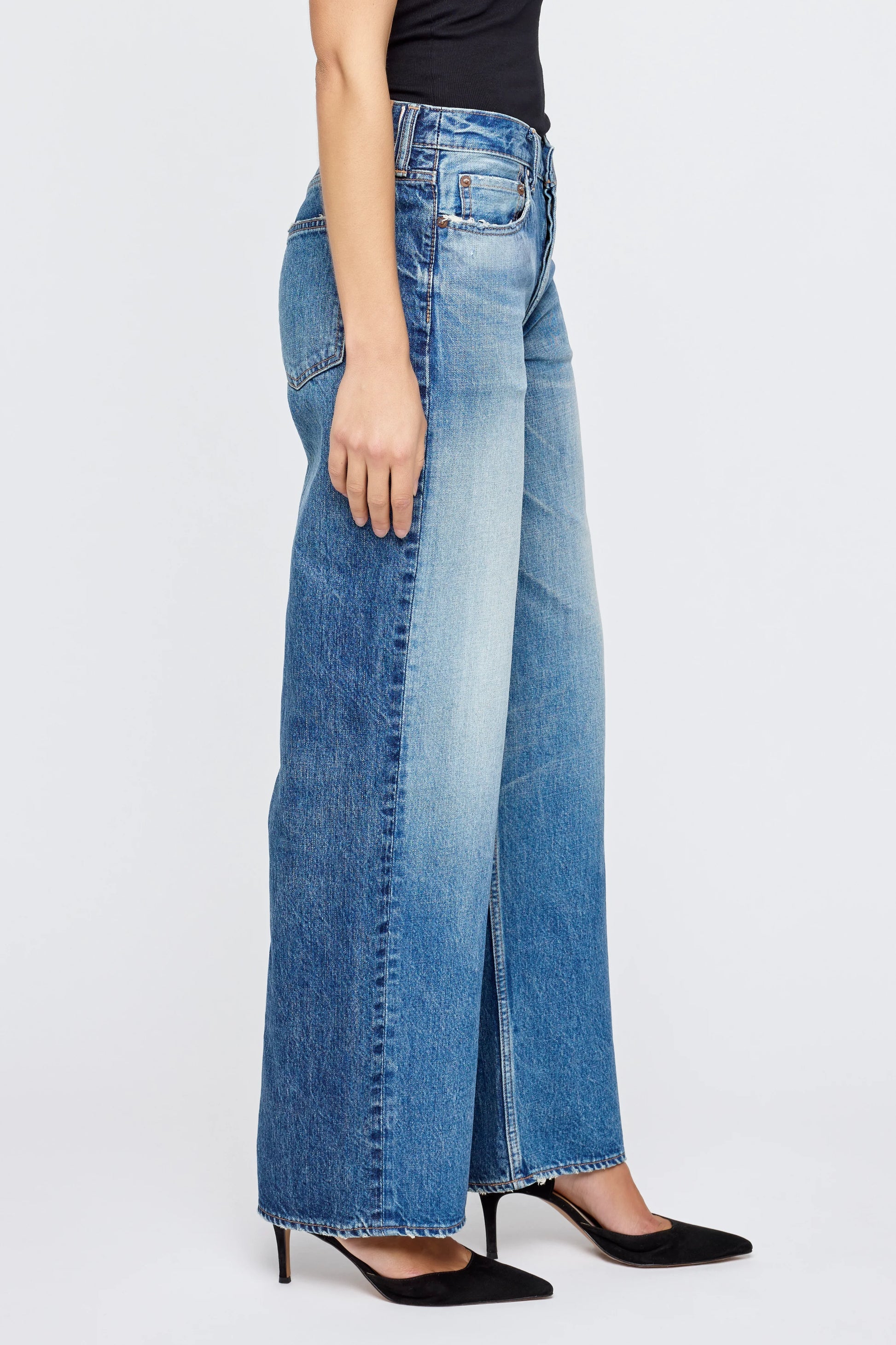 Moussy Loose Straight - Phillipston