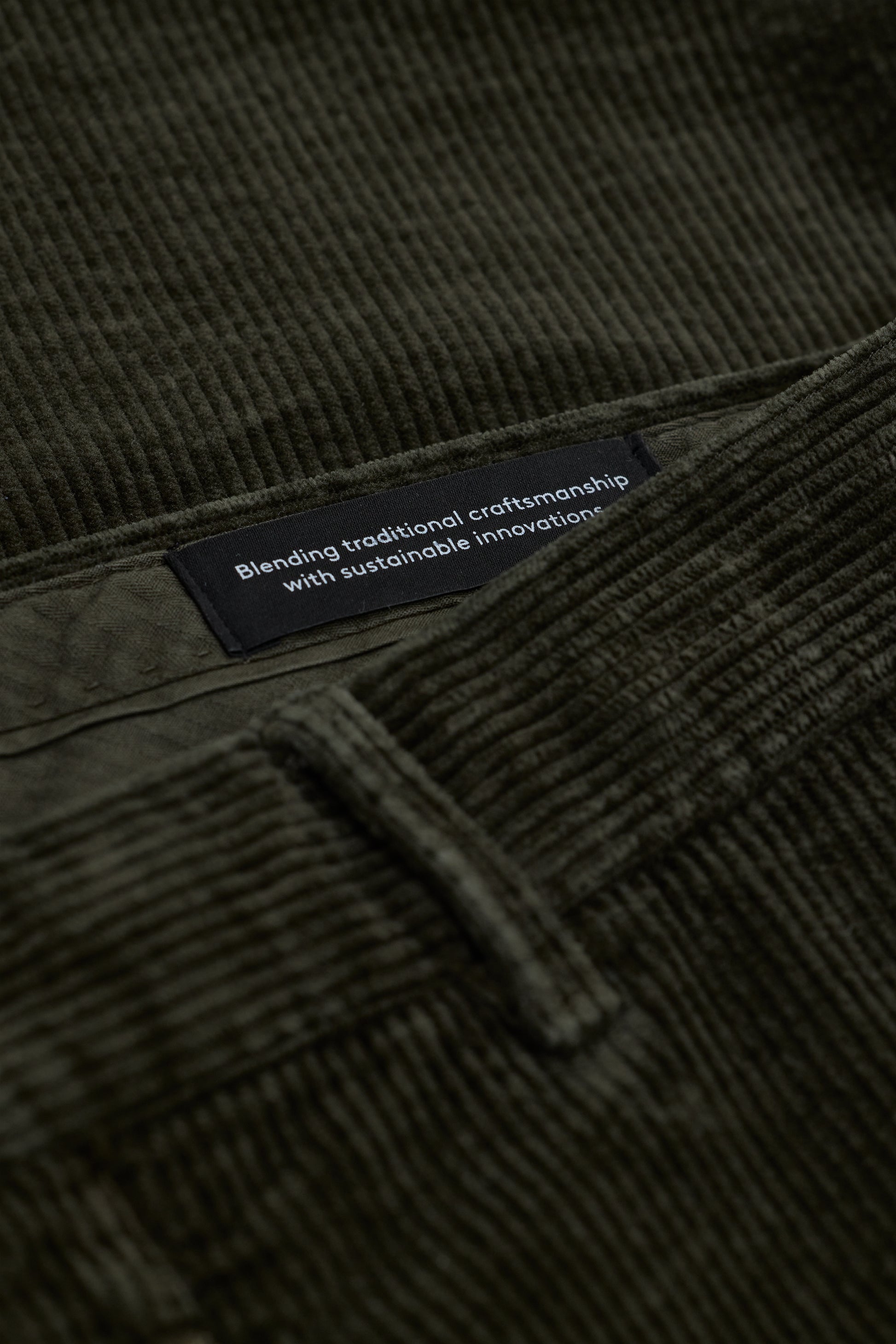 Closed Slim Corduroy Pants - Clifton True - Dark Olive Green