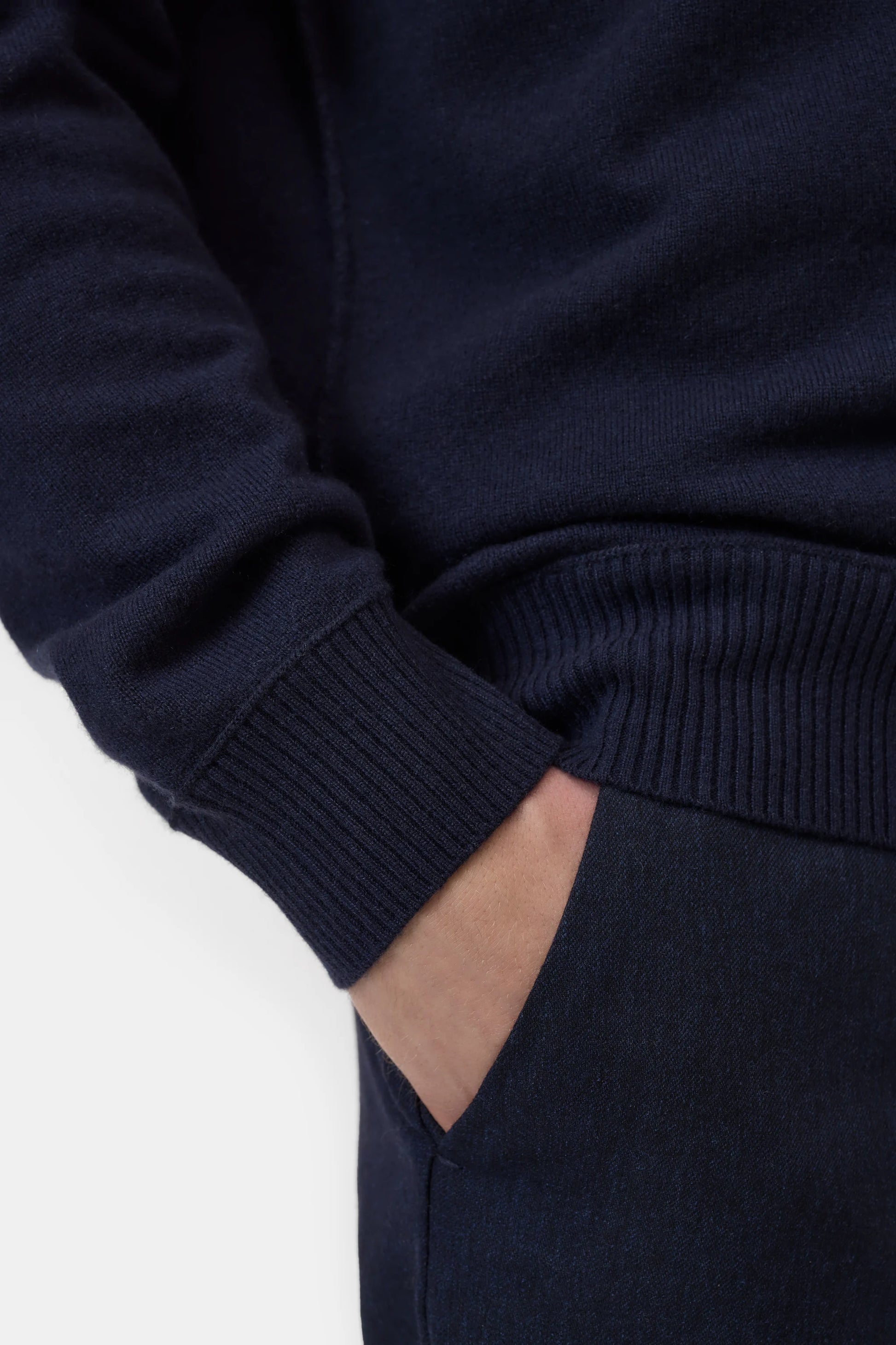 Closed Cashmere Crew - Dark Night