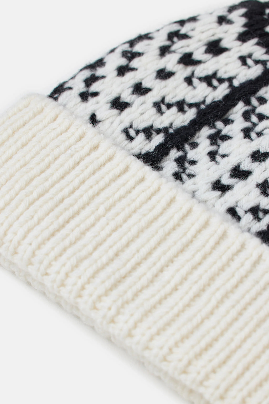 Closed Two-Tone Knitted Hat - Cream