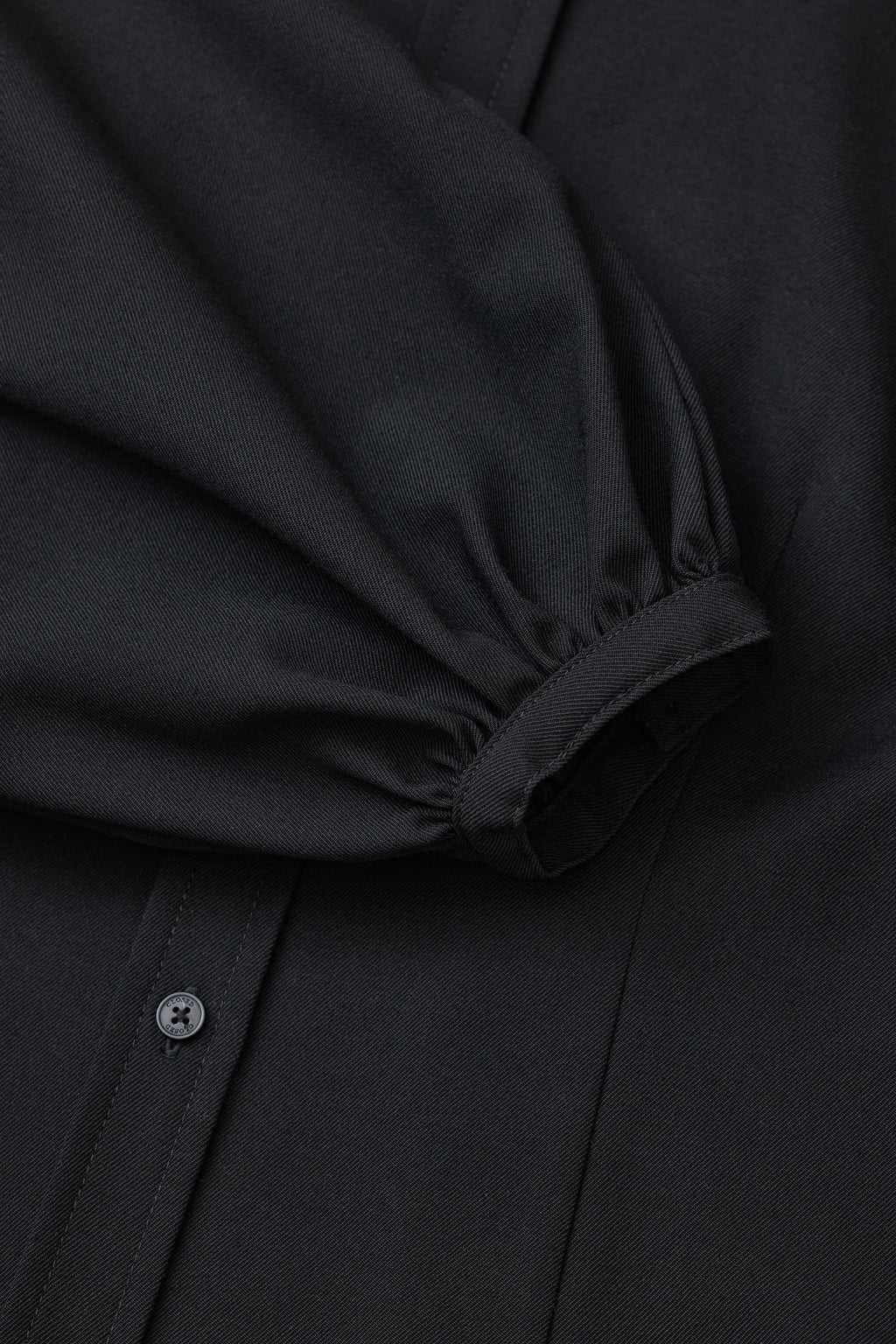 Closed Raglan Shirt - Black