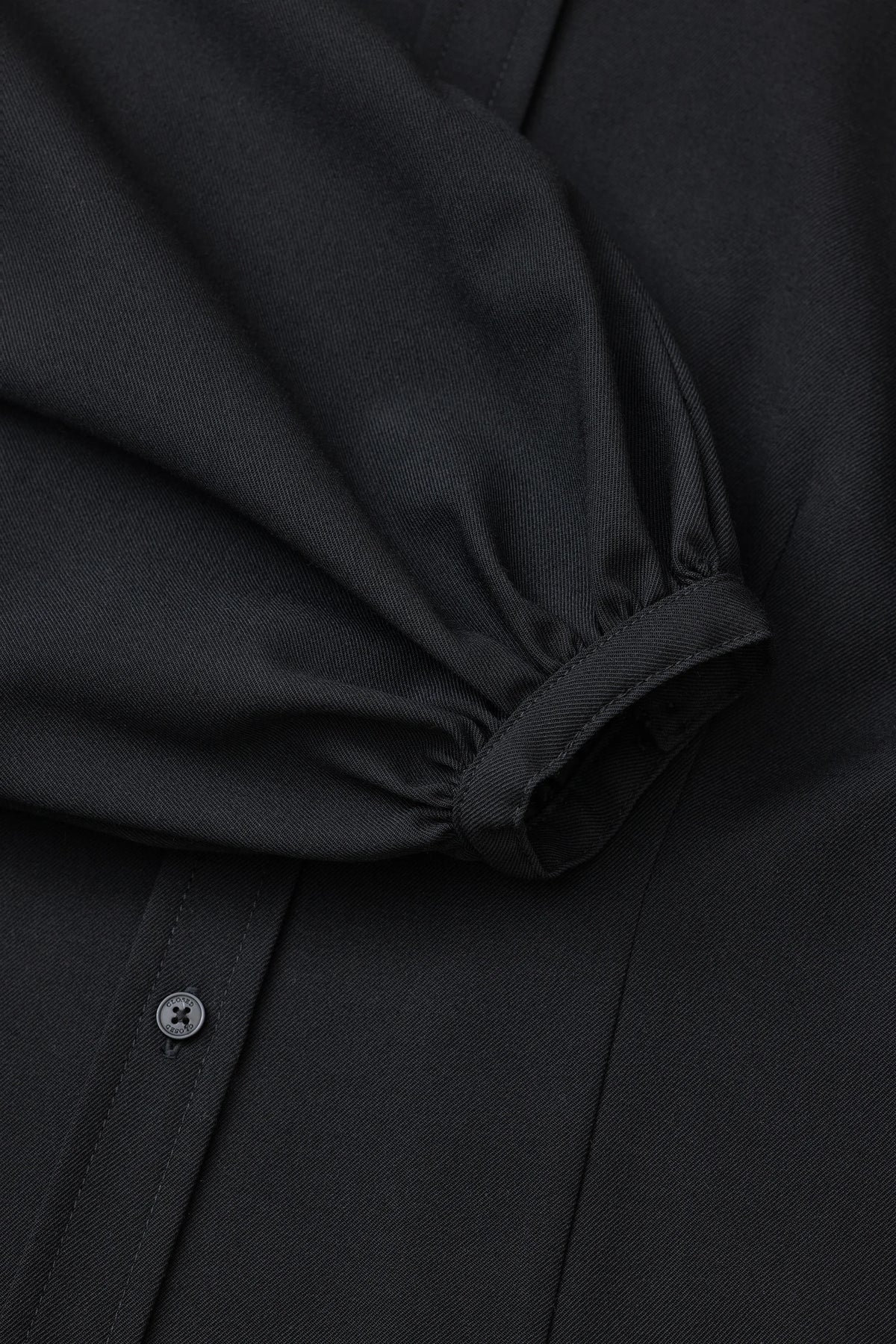 Closed Raglan Shirt - Black