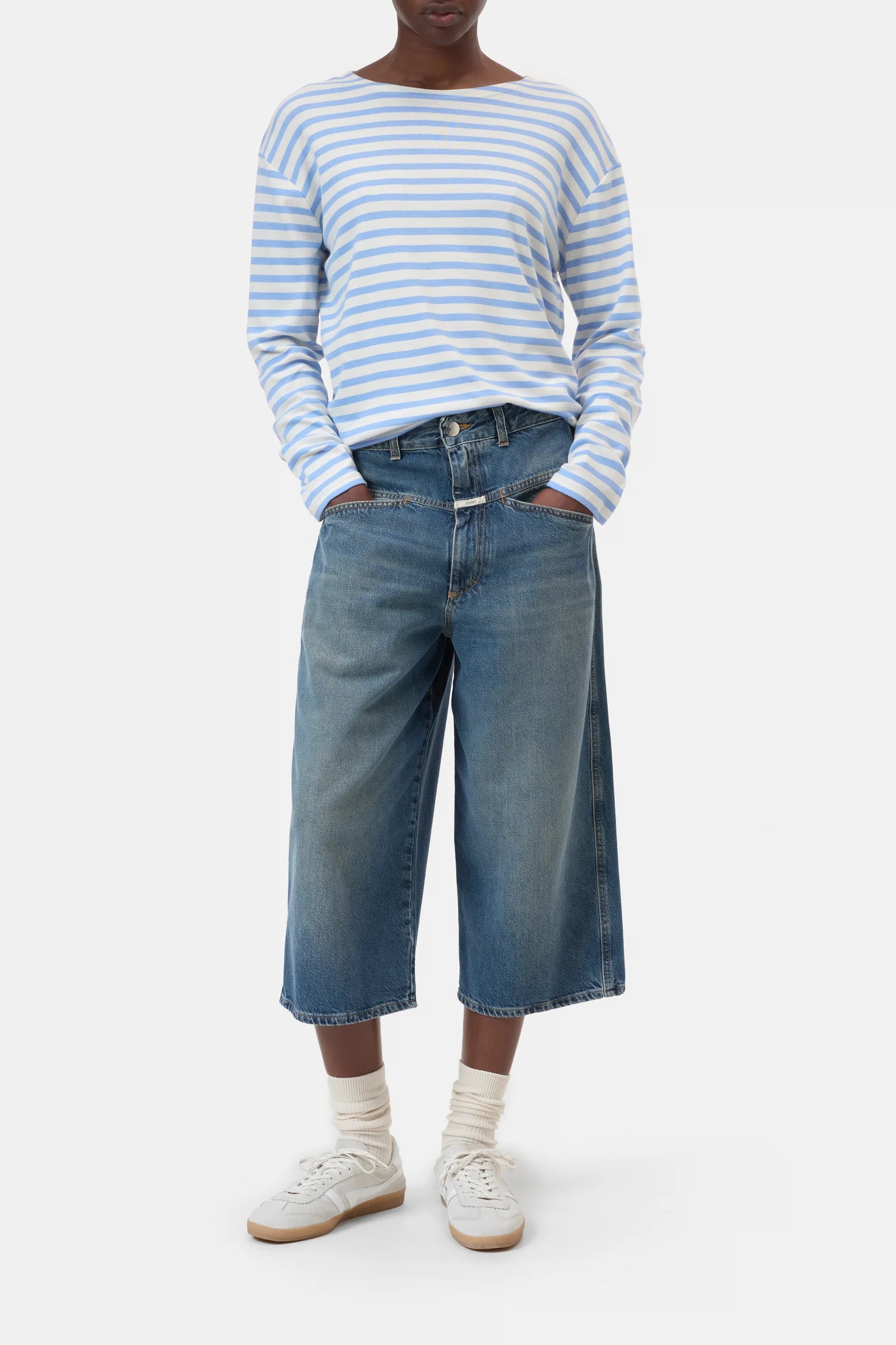 Closed Longsleeve  - Sky Blue