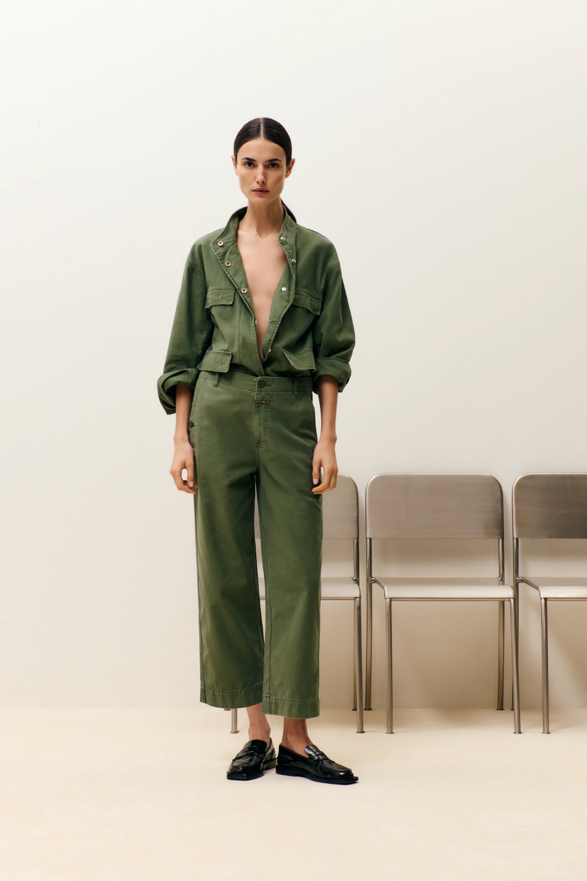 Closed Relaxed pants - Rovea - Matcha Green