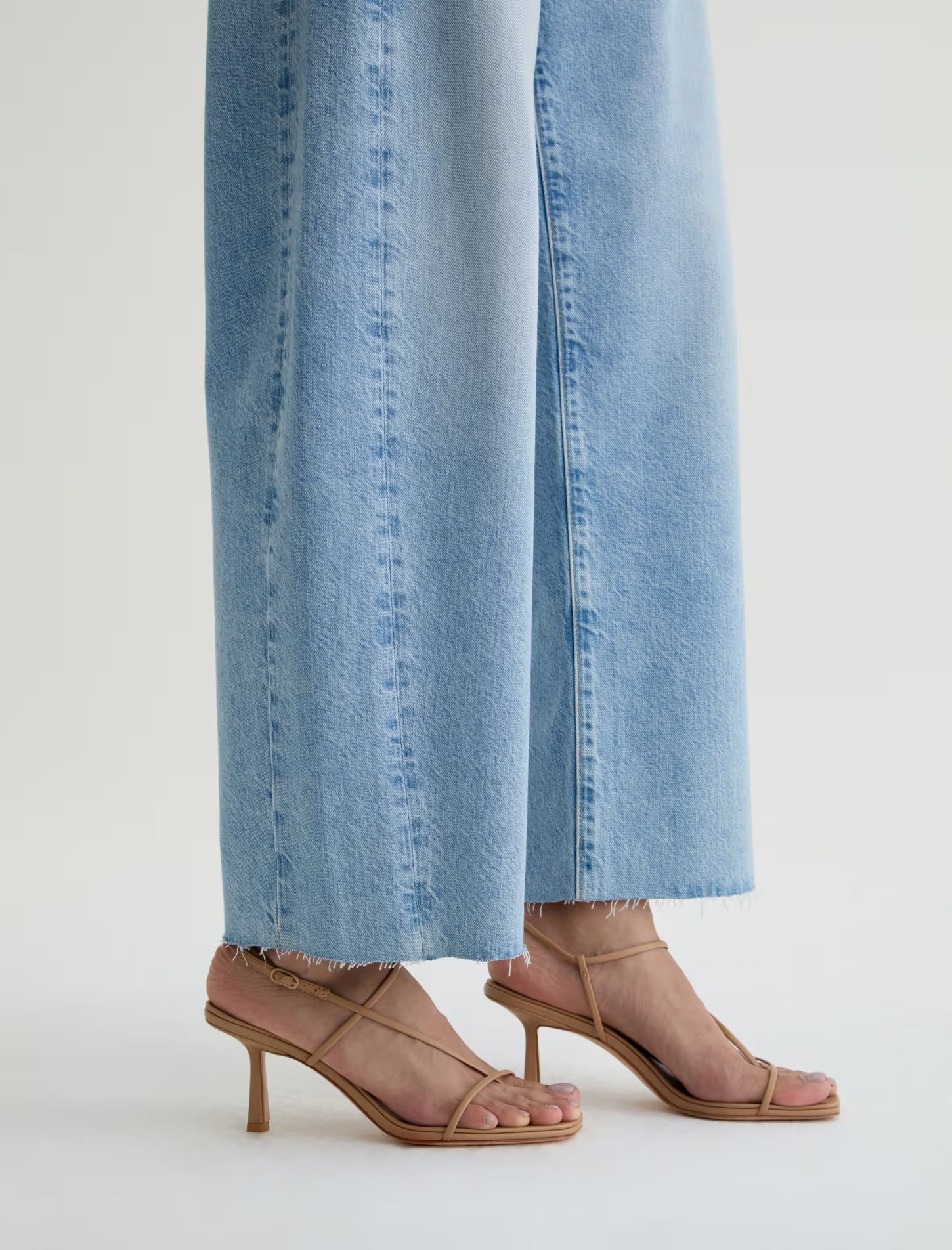 AG Hattie Crop High Rise Barrel - Gesture
