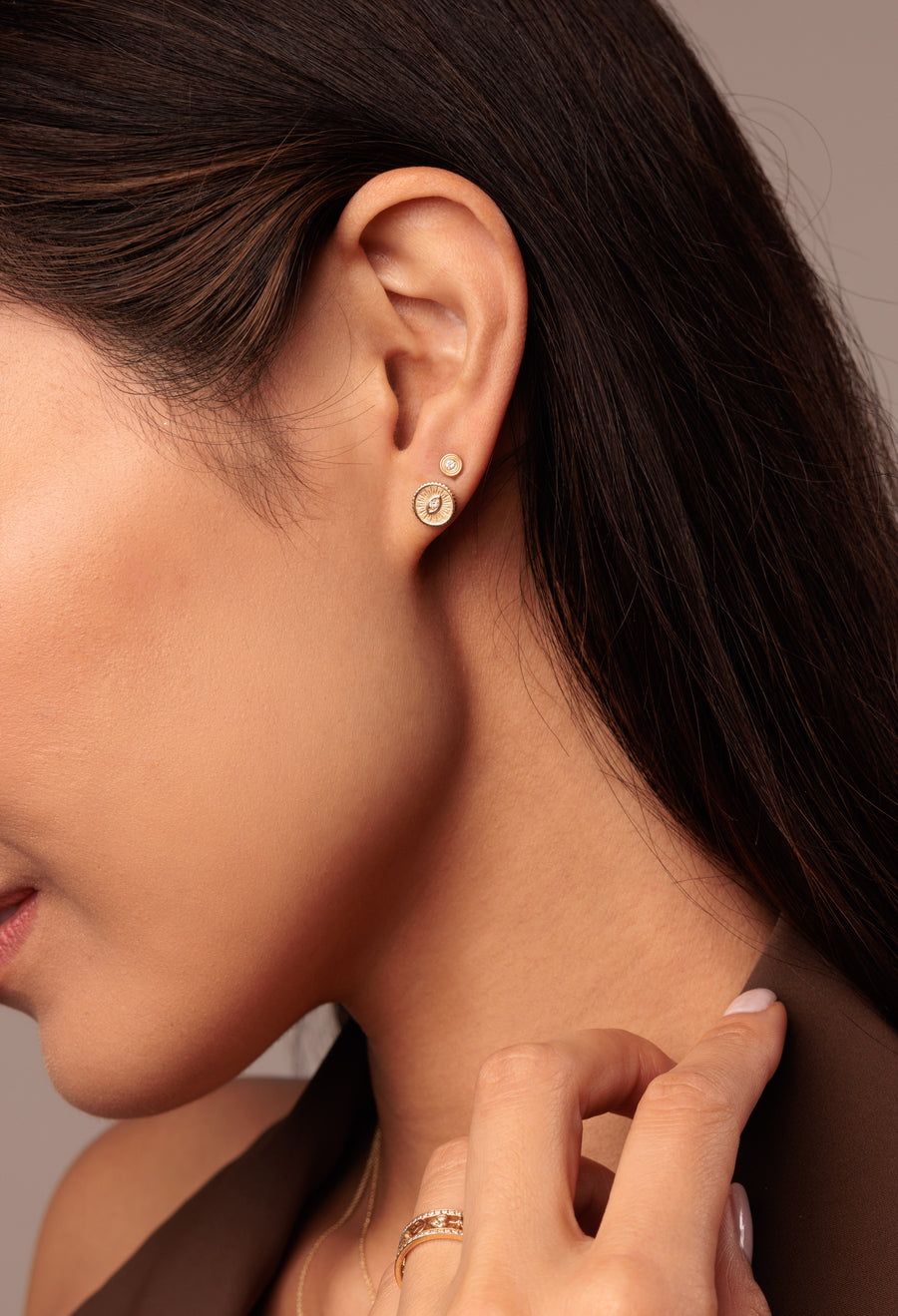 Sydney Evan Small Stone Fluted Single Stone Studs