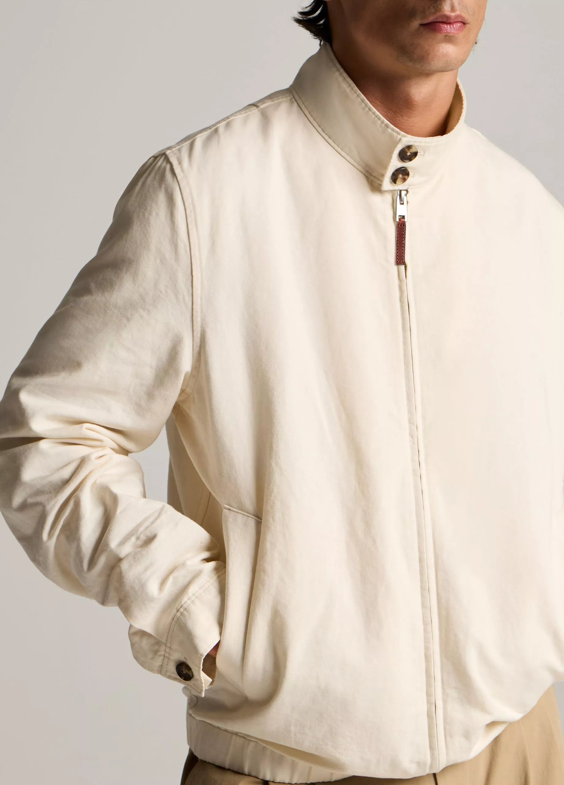 Vince Italian Band-Collar Bomber Jacket - Blanco
