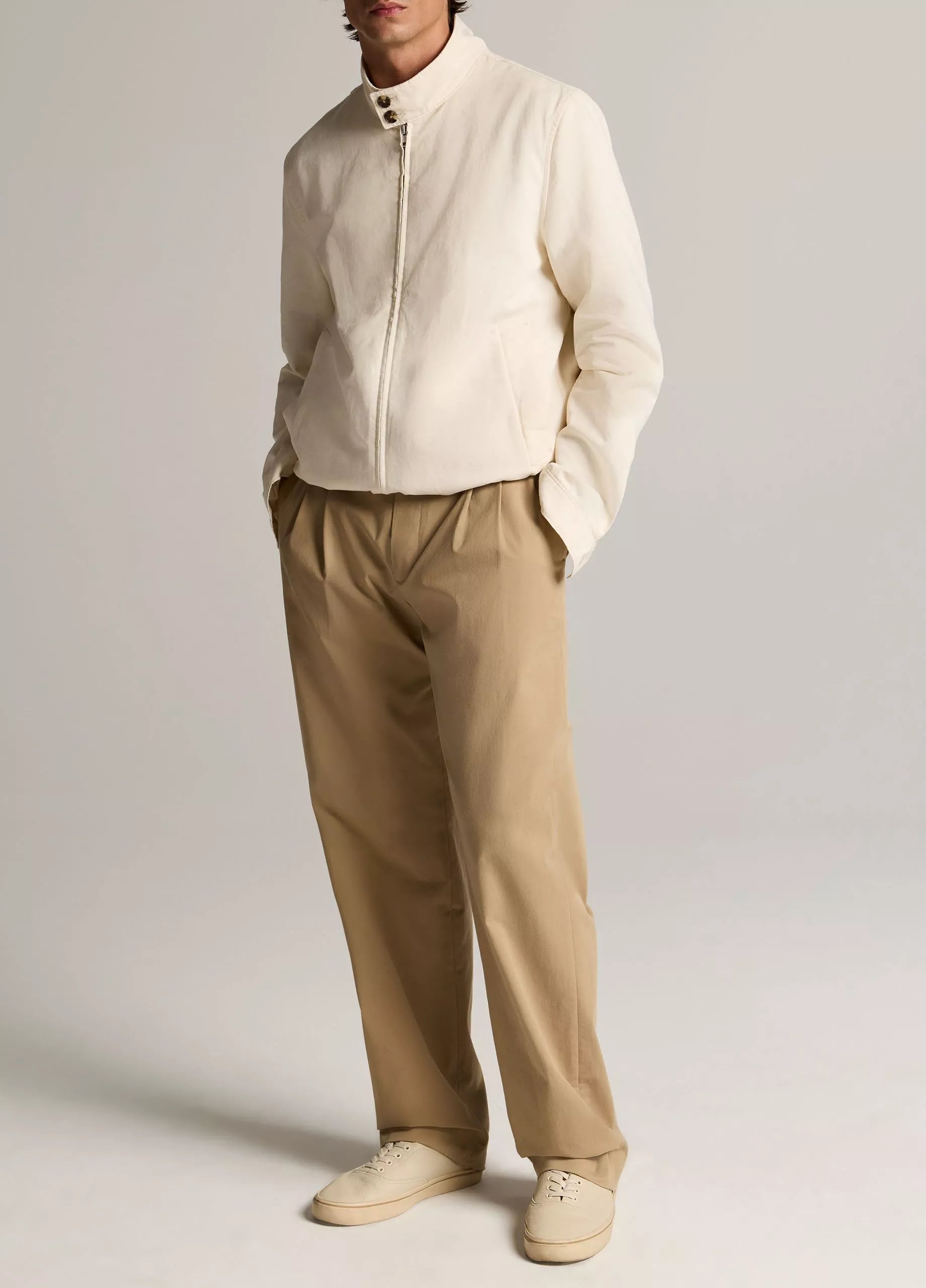 Vince Italian Band-Collar Bomber Jacket - Blanco