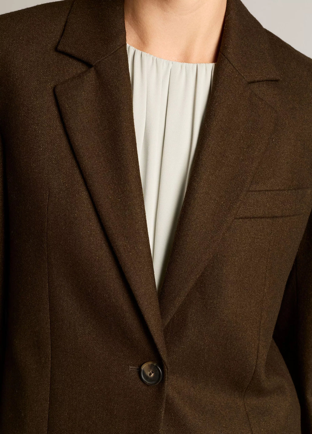 Vince Short Wool Blazer - Pinewood