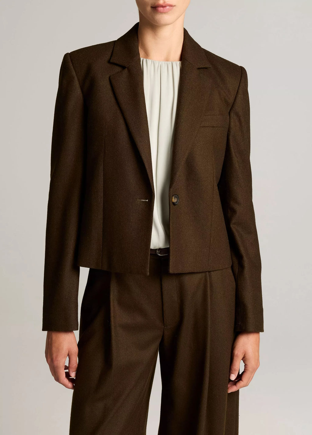 Vince Short Wool Blazer - Pinewood