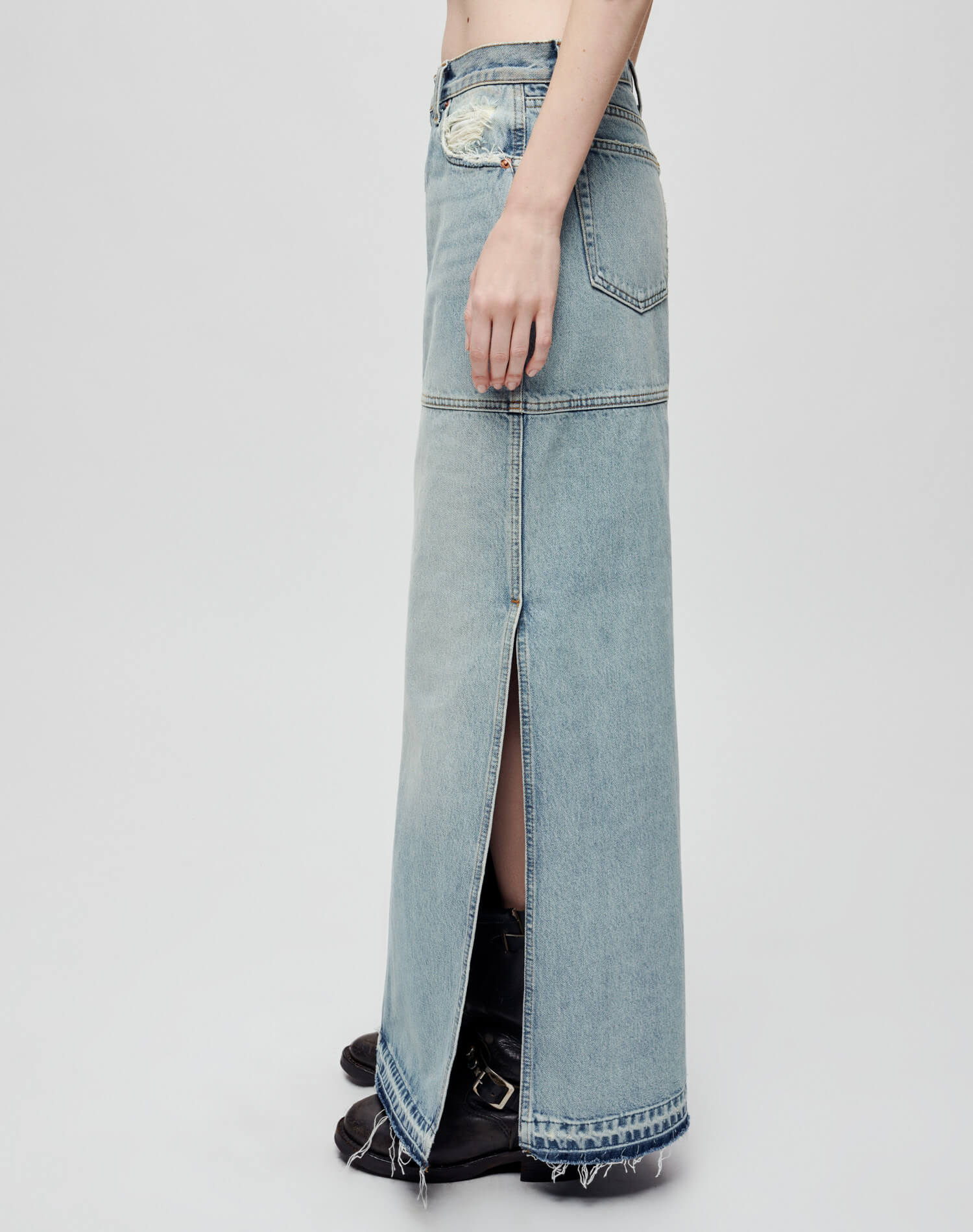 RE/DONE Mid Rise split Skirt in Ripped Tide