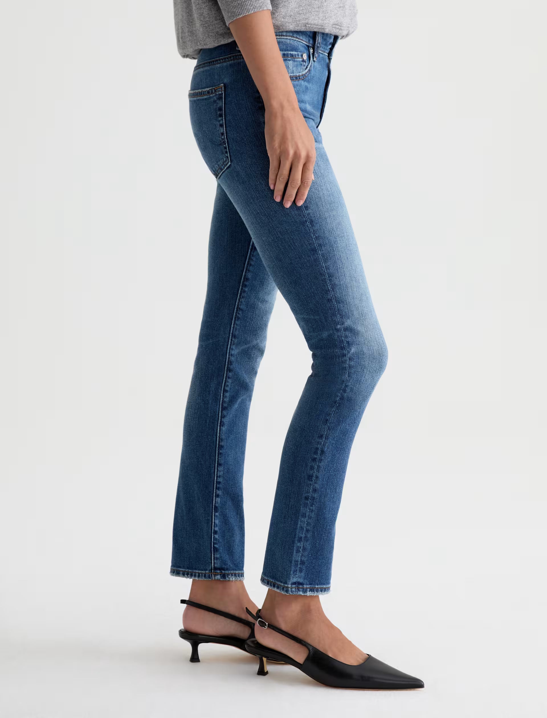 AG Mari Jean Mid-Rise Slim Straight - 15 Years Prague