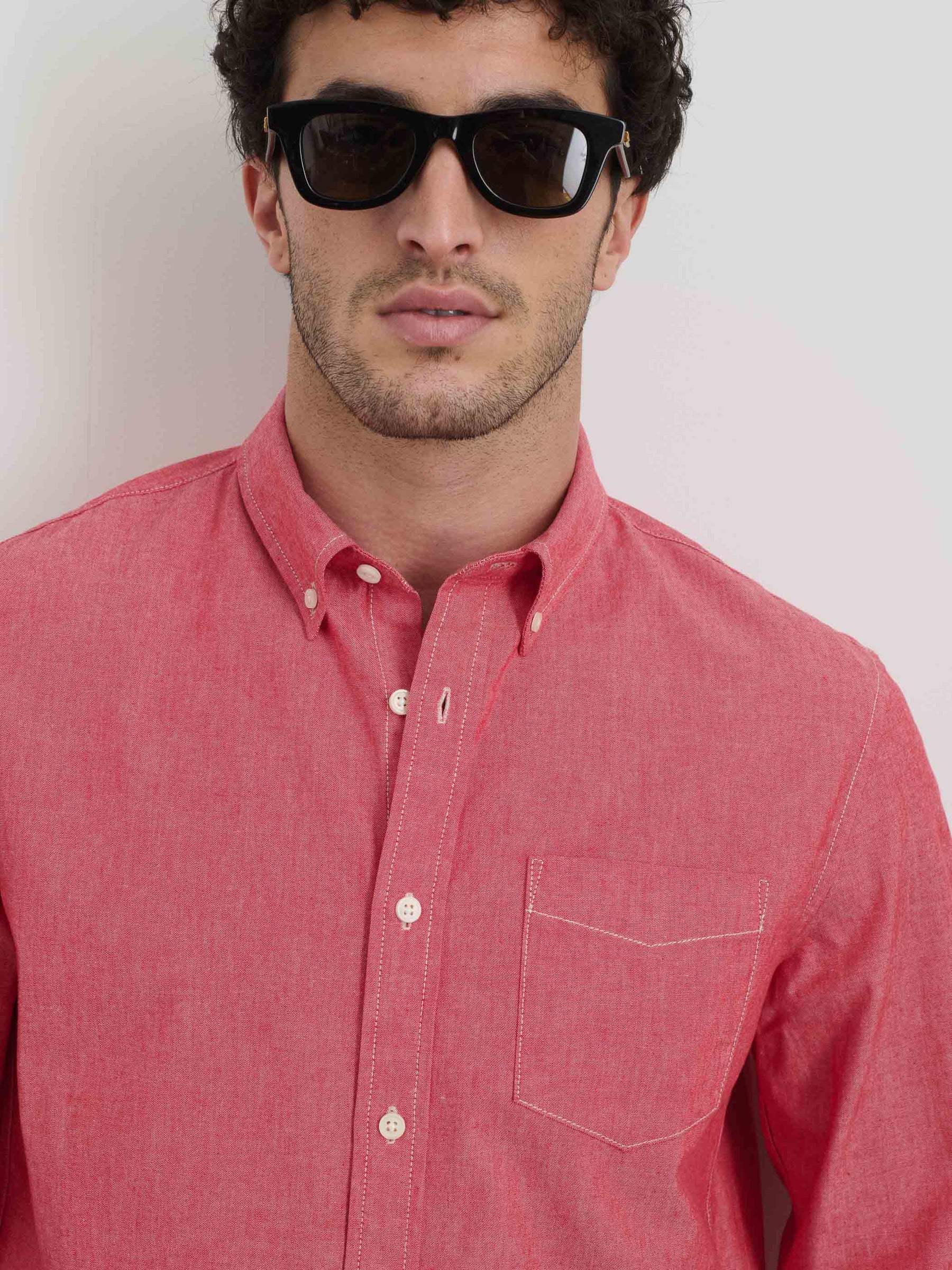 Alex Mill Mill Shirt in Washed Chambray - Red Chambray