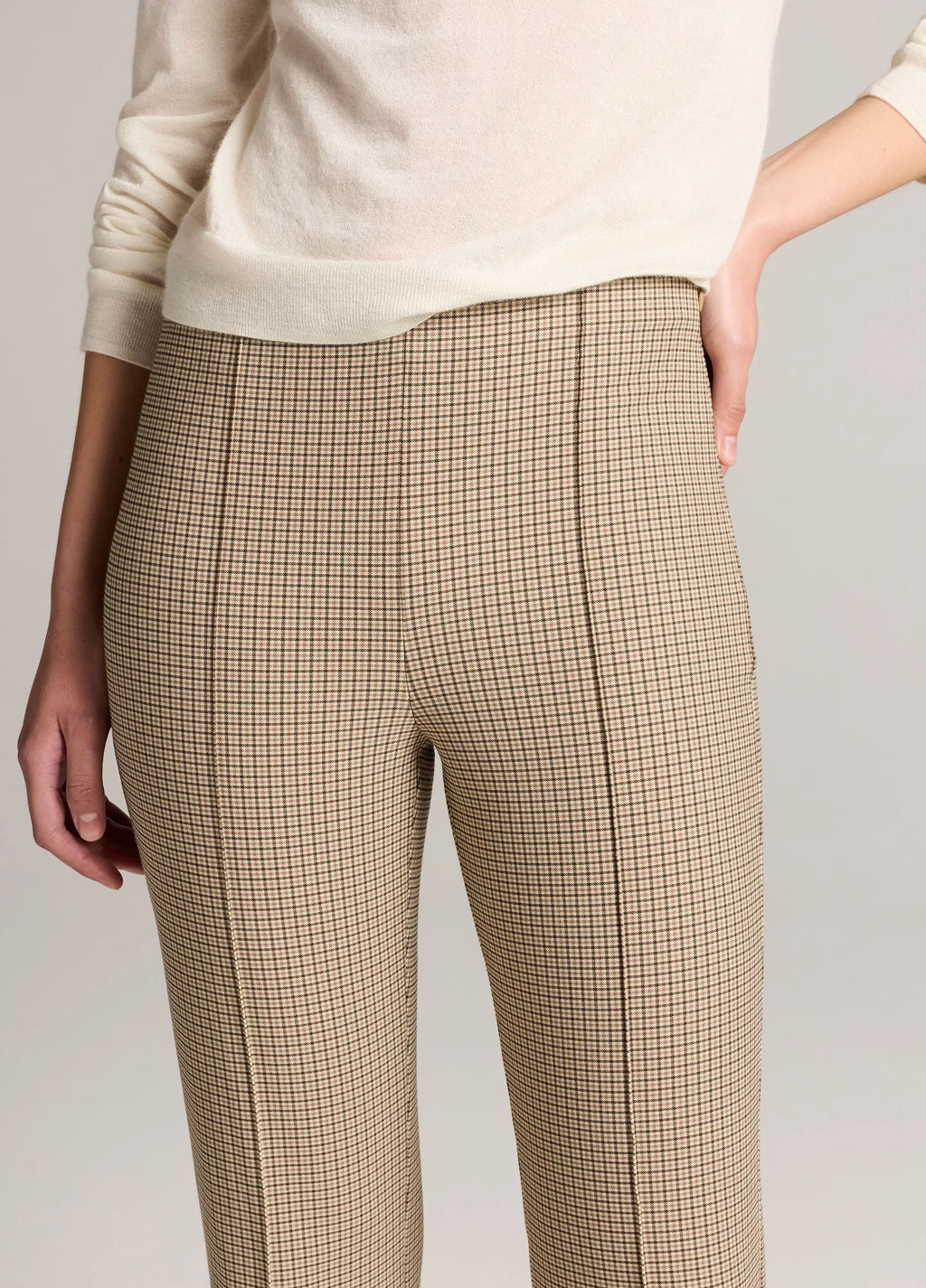 Vince Niki Plaid Mid-Rise Crop Flare Pant - Oak Buff Check