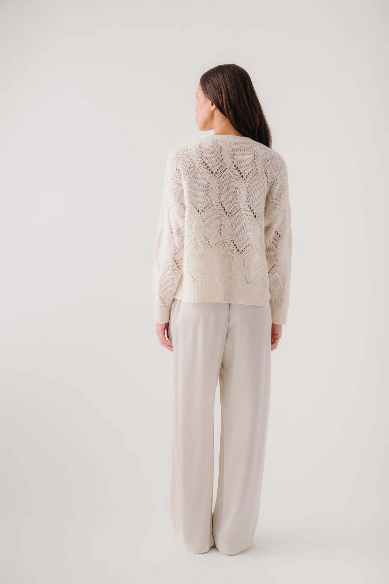 SABLYN Gia Slouchy Cable Knit Cashmere Crewneck Sweather | Gardenia