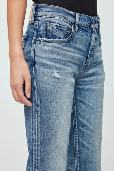 Moussy Ridgefield Straight Low