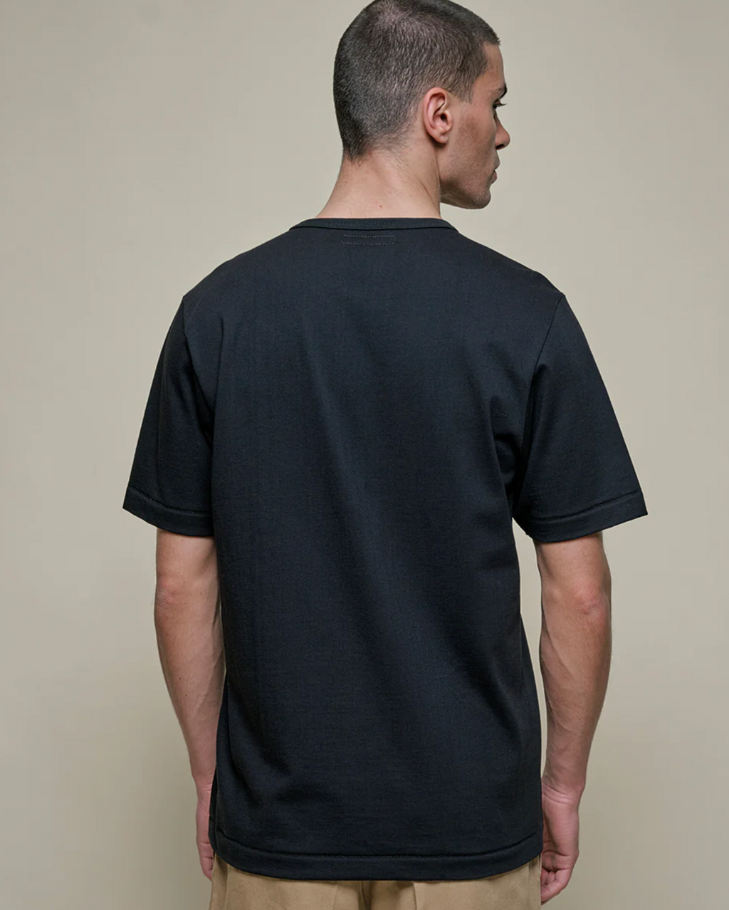 Merz. b Schwanen 2M15 Mid-Century Machine Refined Fit T-Shirt  - Deep Black
