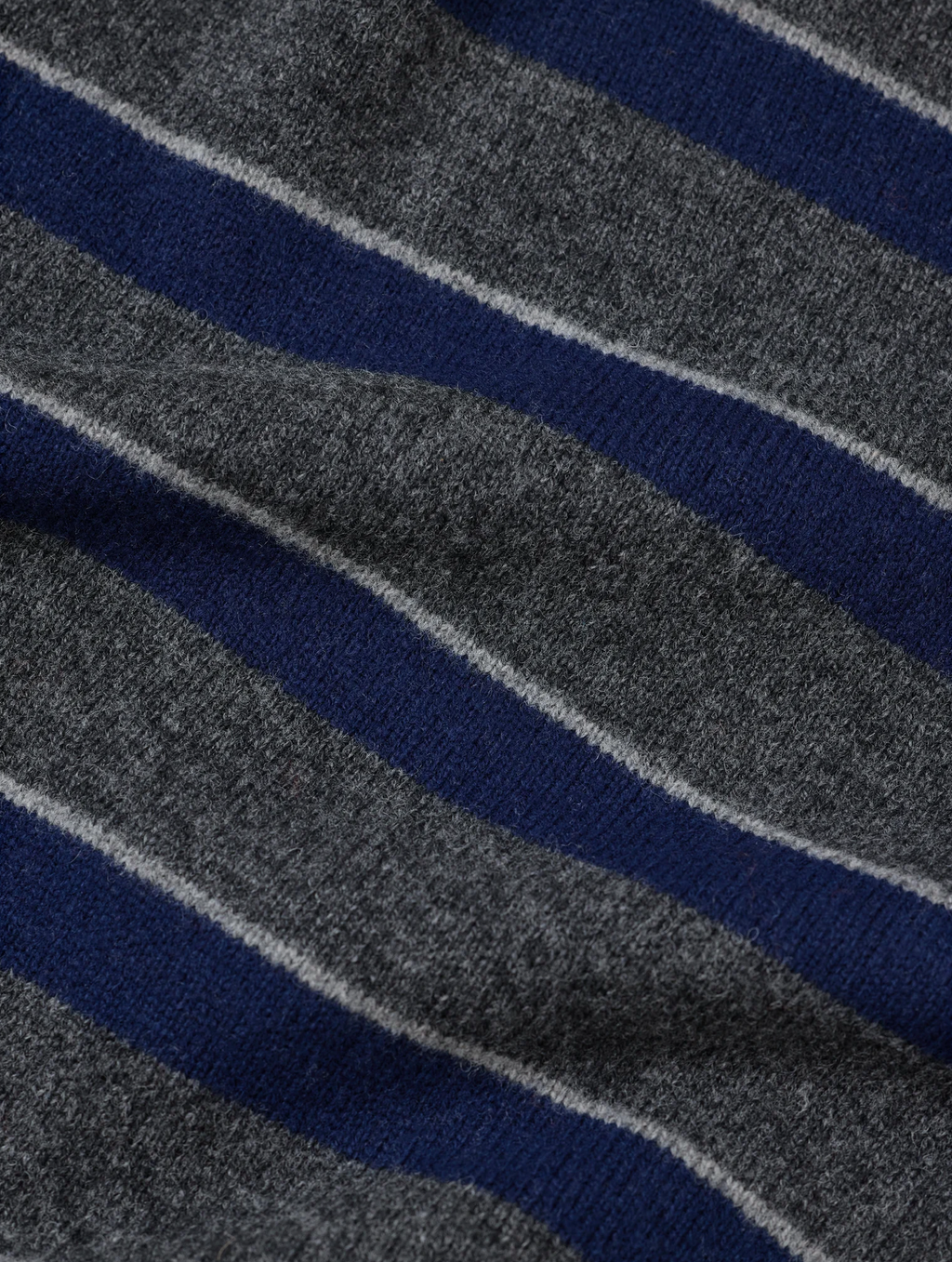 Closed Crewneck Striped