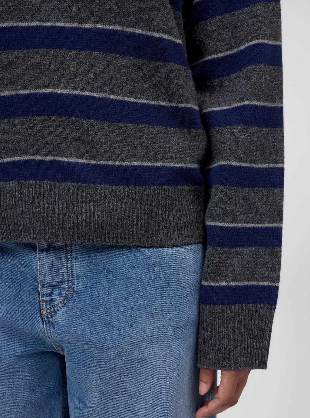 Closed Crewneck Striped