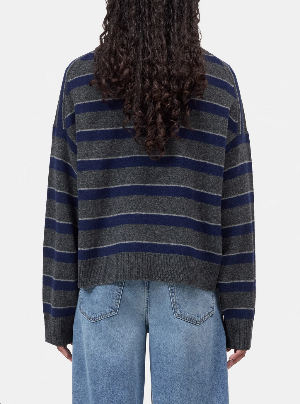 Closed Crewneck Striped