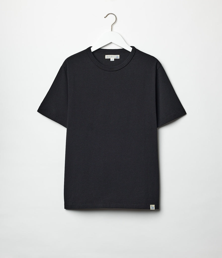 Merz b. Schwanen Organic Cotton T-shirt - Deep Black – Quattro Tizi