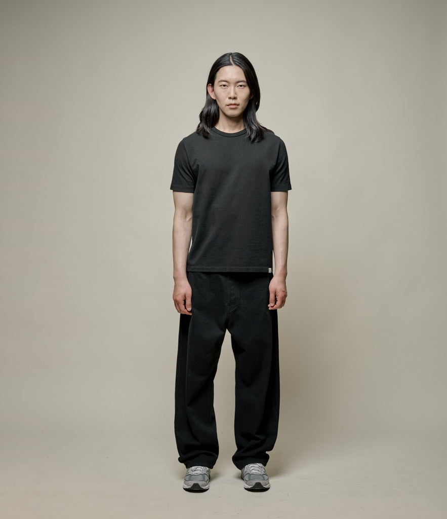 Merz b. Schwanen Organic Cotton T-shirt - Deep Black – Quattro Tizi