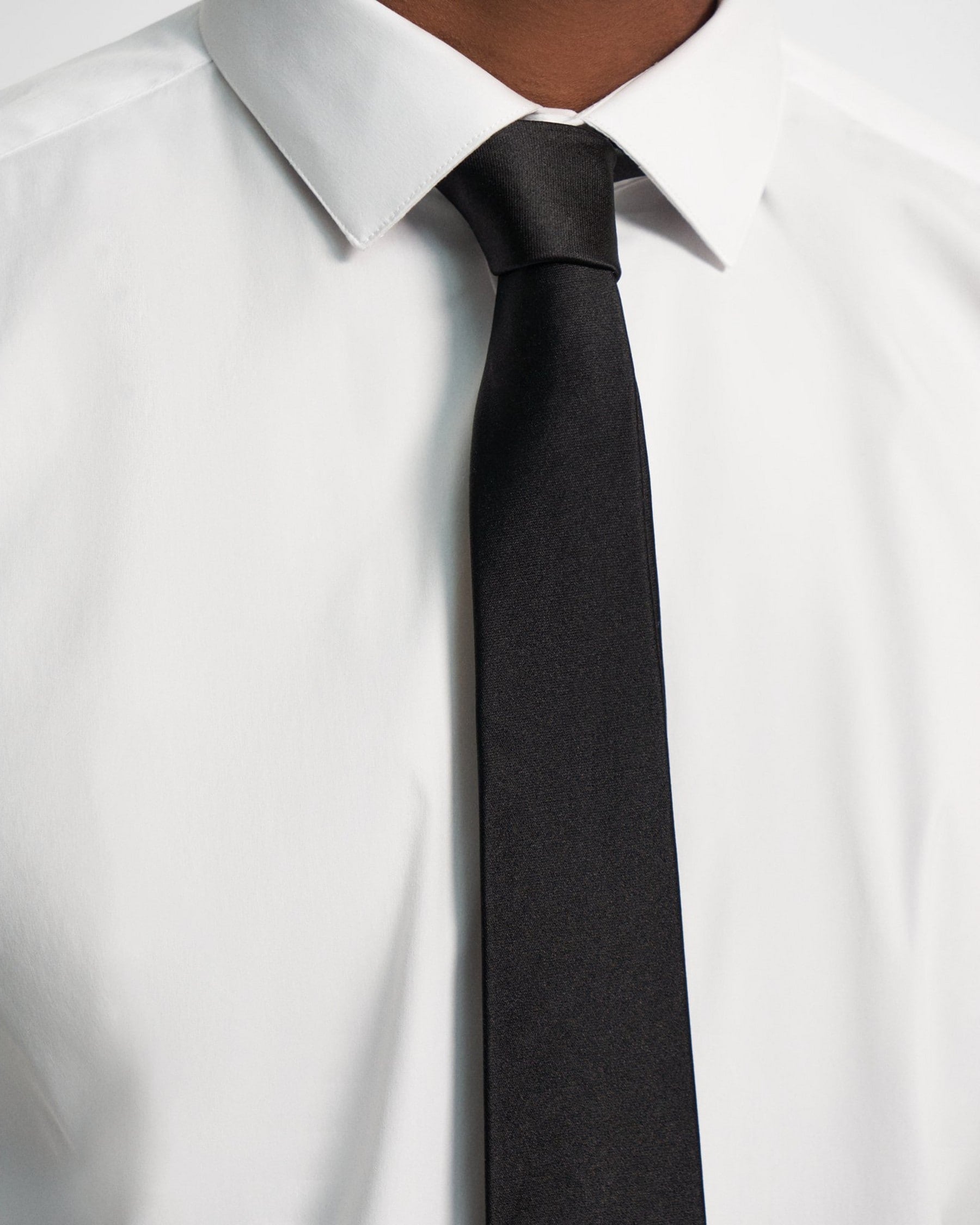 Theory Black Solid Silk Tie