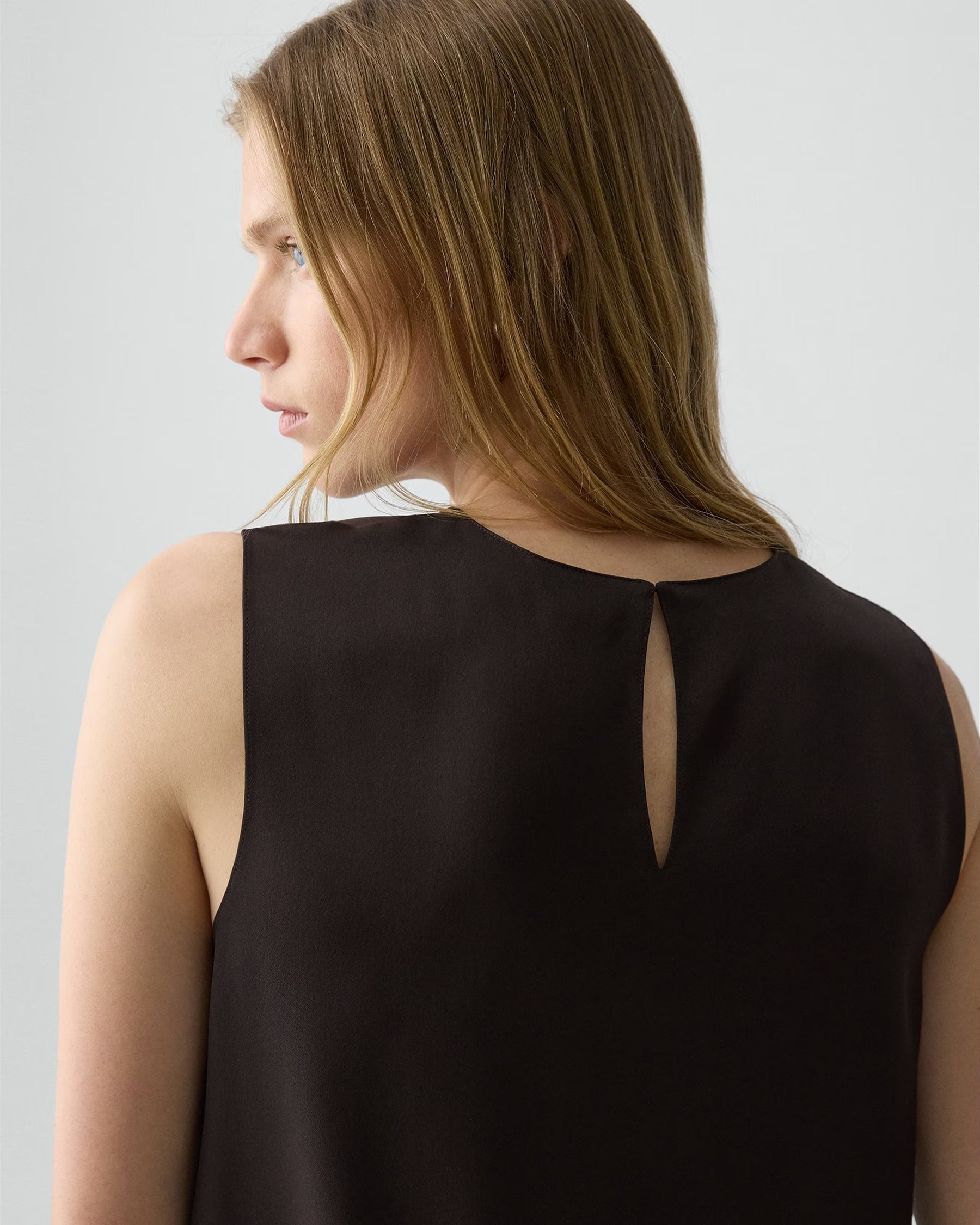 Theory Shell Top in Silk Georgette - Cacao