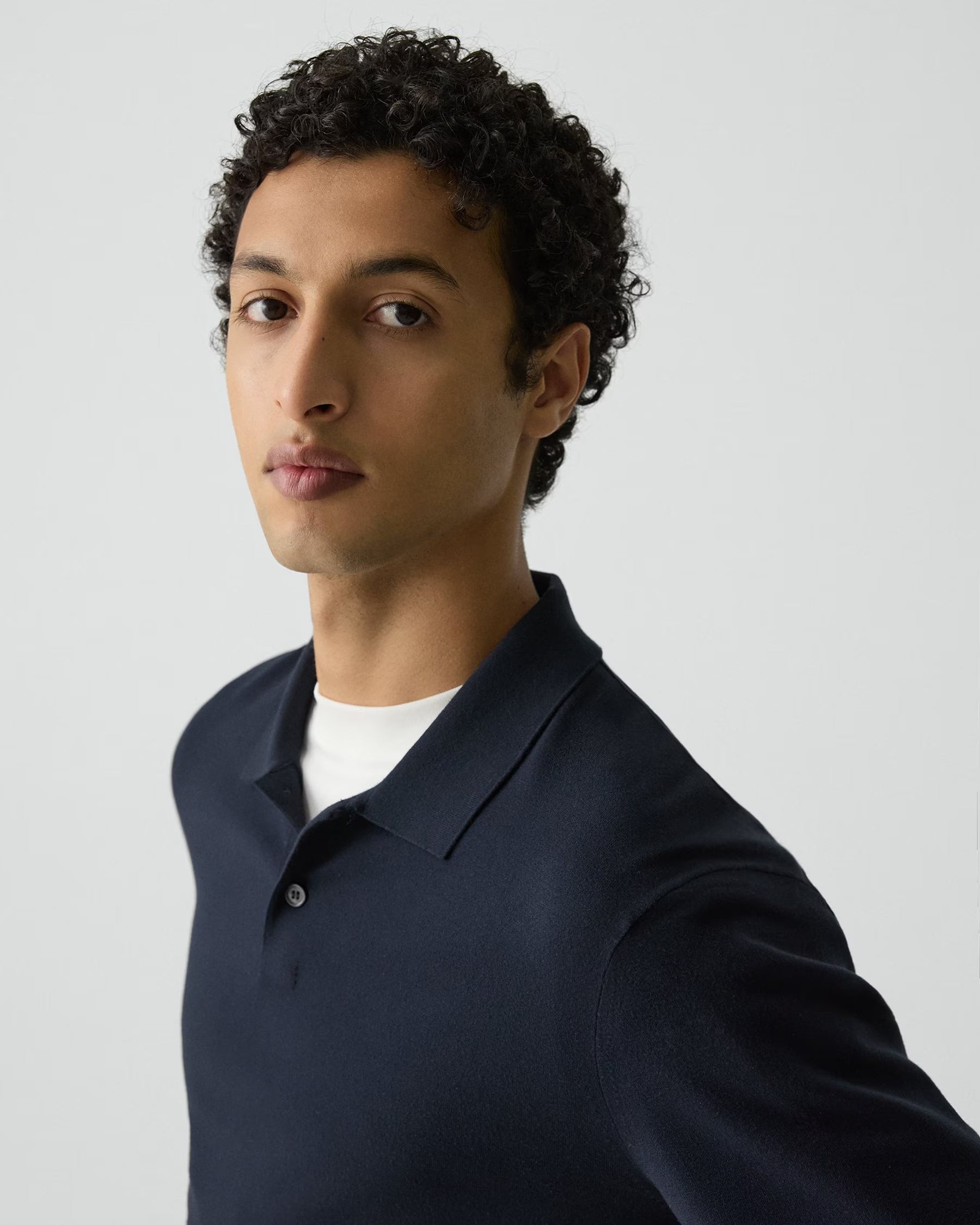 Theory Riland Crewneck Sweater Light Bilen- Baltic