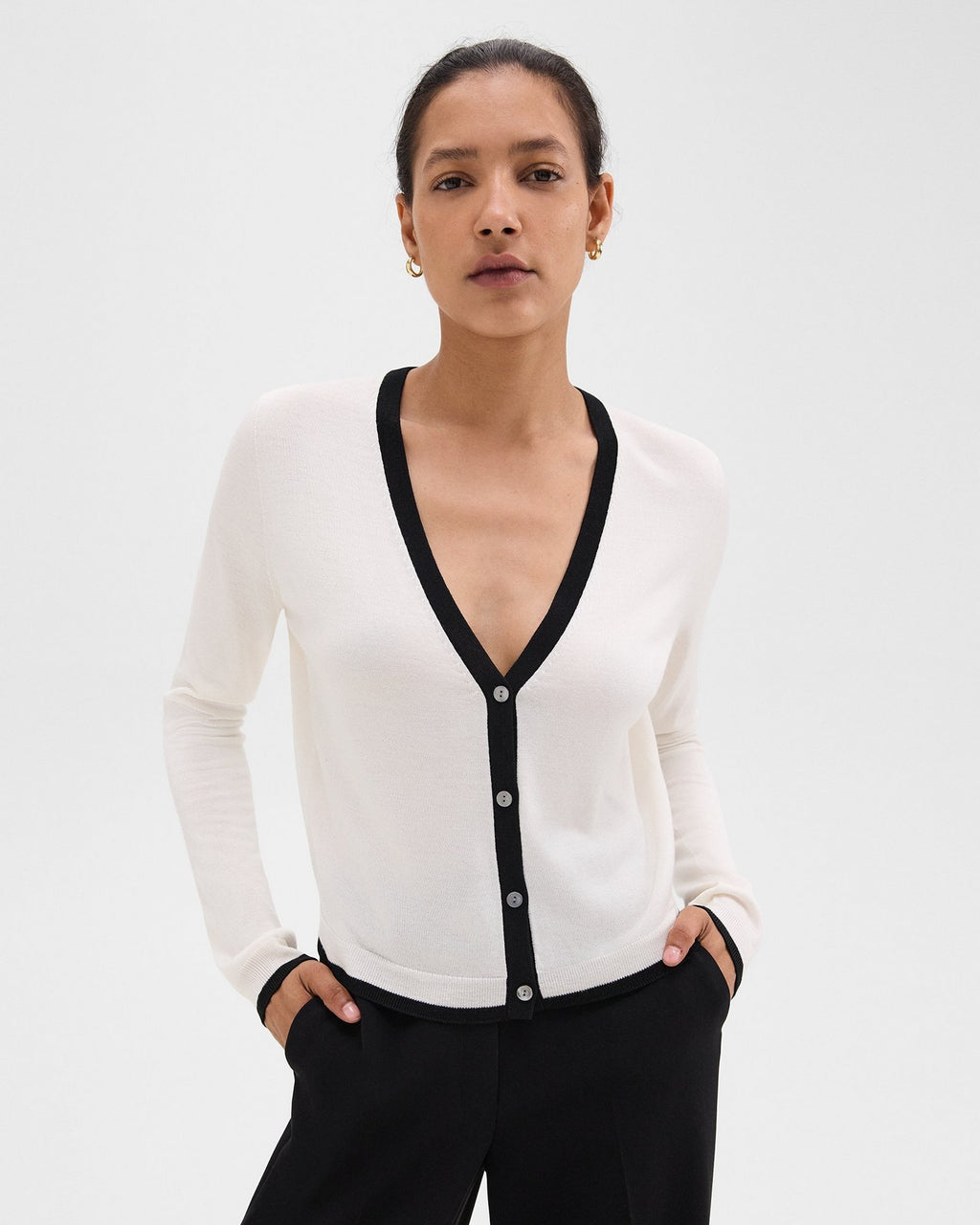 Theory Slim Cardigan in Wool-Viscose - Ivory/Black