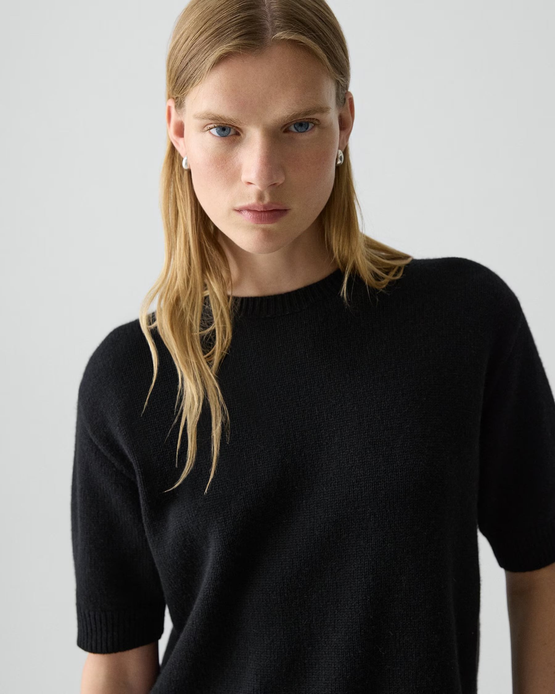 Theory Cashmere Cropped Tee - Black