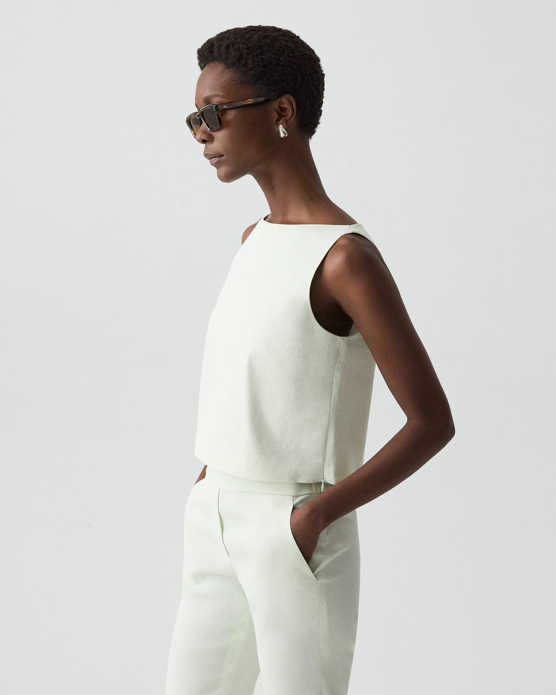 Theory Sleeveless Boatneck Top in Good Linen - Sea Glass