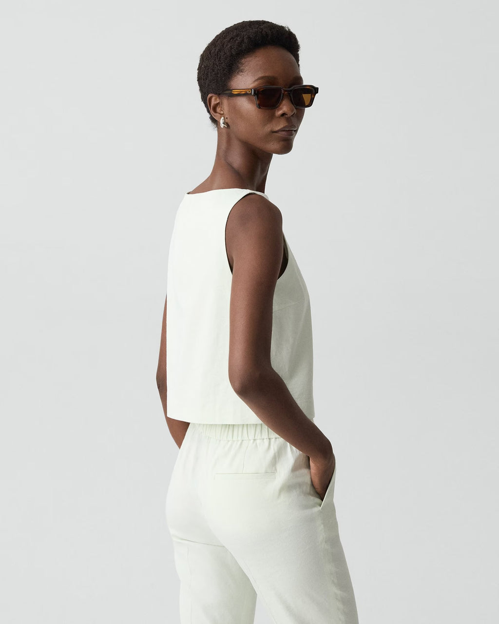 Theory Sleeveless Boatneck Top in Good Linen - Sea Glass