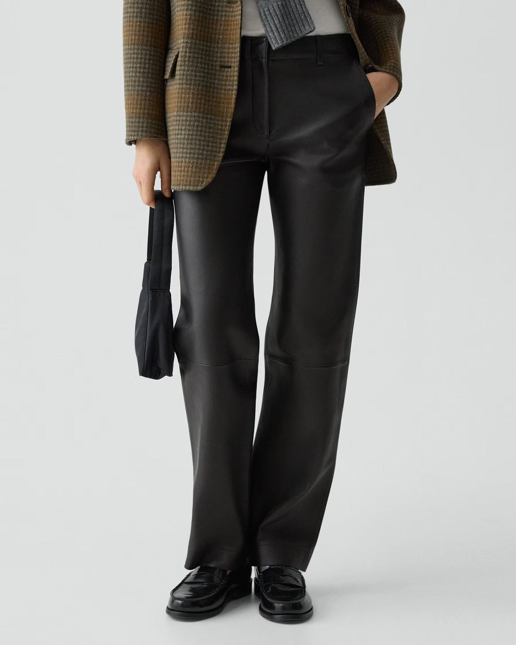 Theory Classic Straight Pant in Sleek Leather - Black