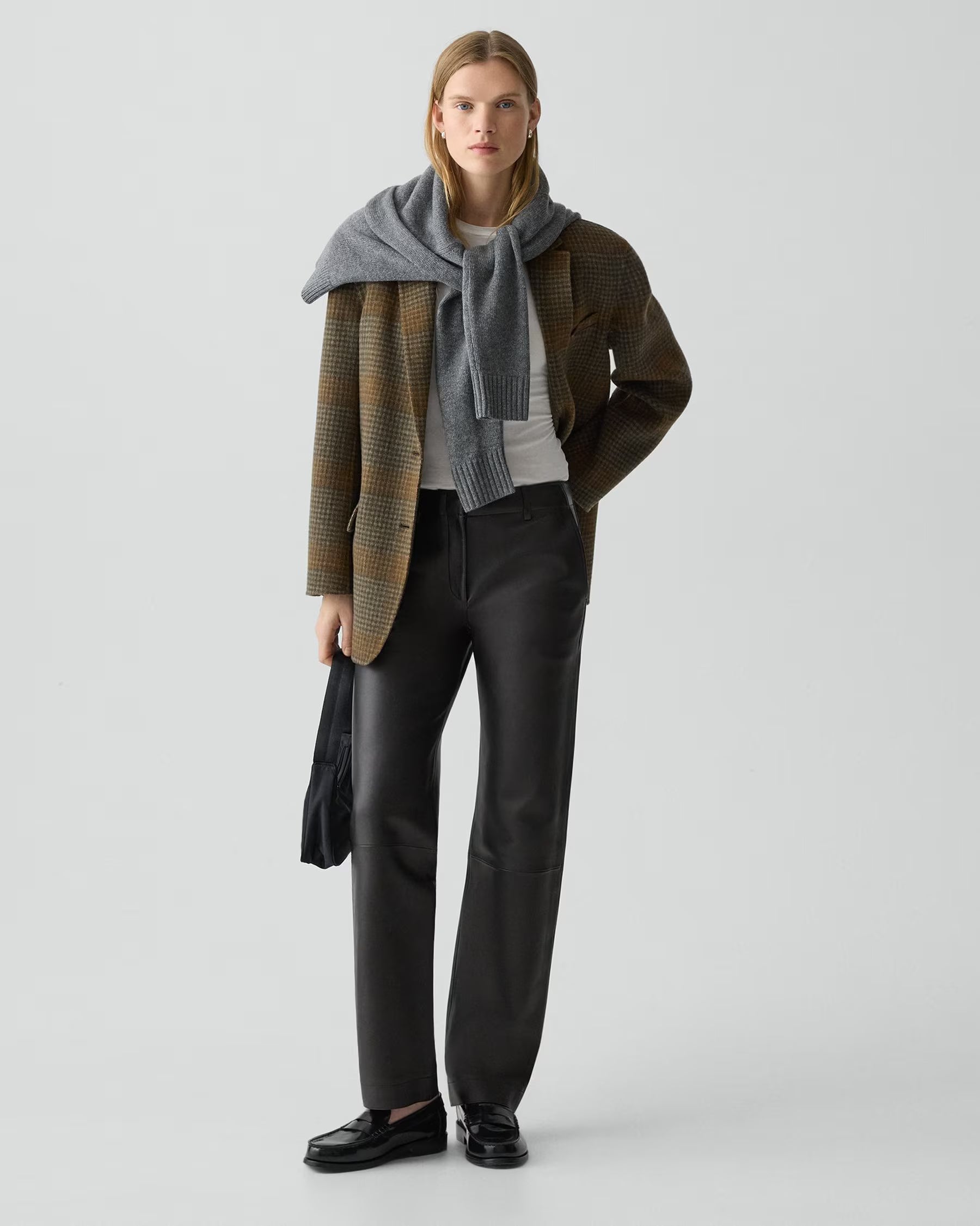 Theory Classic Straight Pant in Sleek Leather - Black