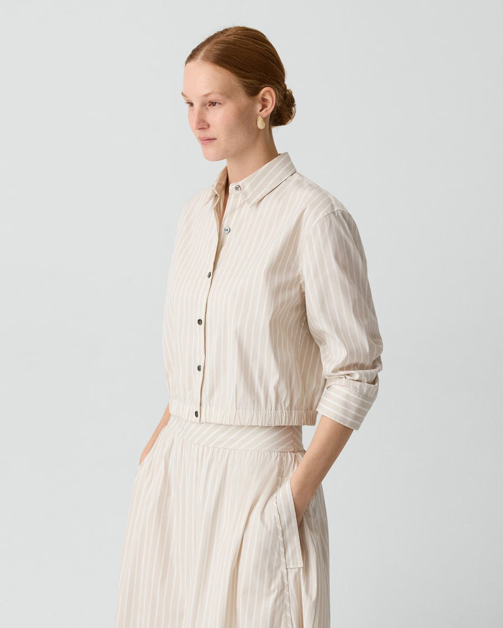 Theory Cropped Shirt in Striped Cotton-Blend - Sand Multi