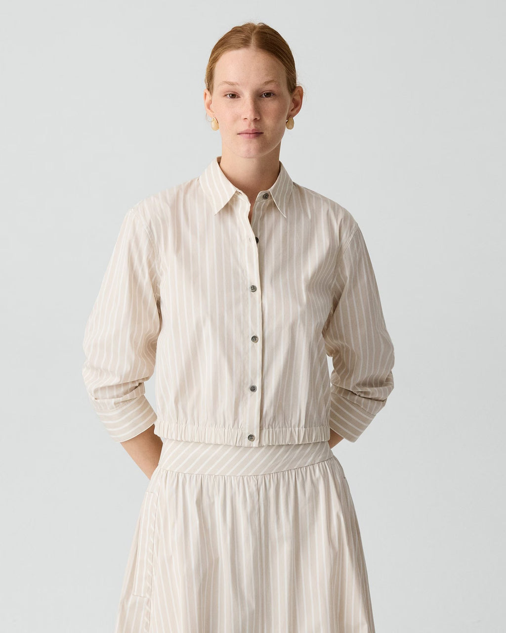 Theory Cropped Shirt in Striped Cotton-Blend - Sand Multi