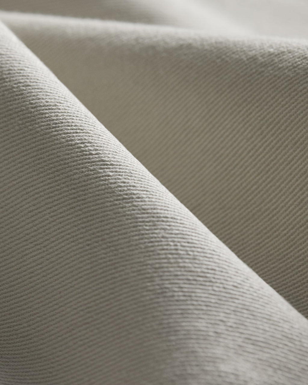 Theory Standard Chino Short in Moonsoft Cotton - Silver Cloud