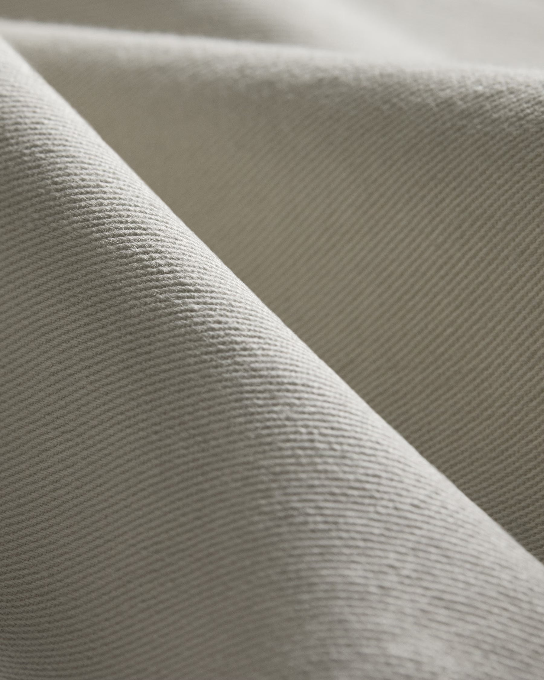 Theory Standard Chino Short in Moonsoft Cotton - Silver Cloud