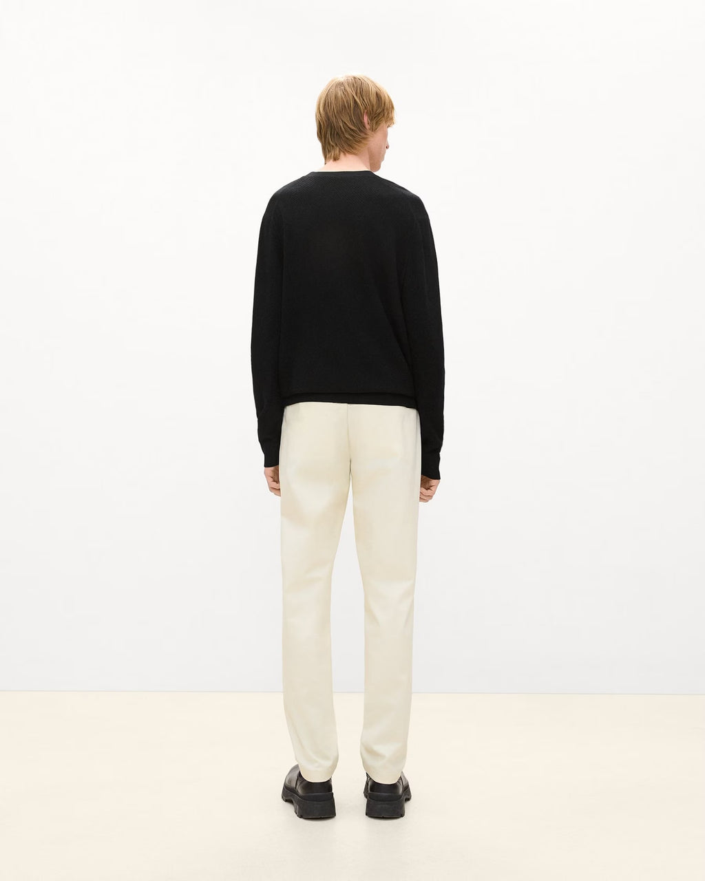 Theory Riland Crewneck Sweater in Light Bilen - Black