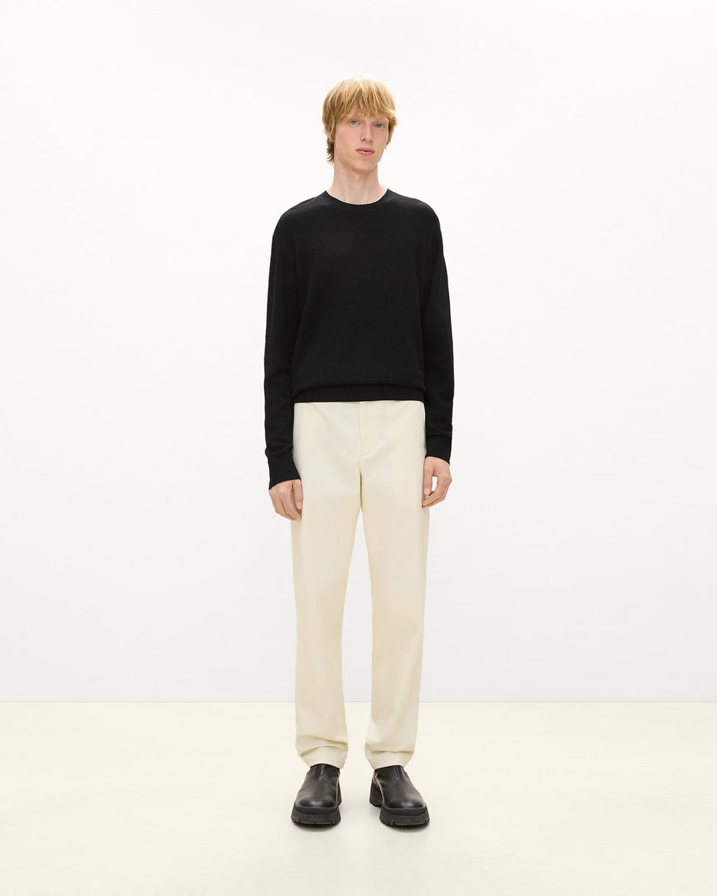 Theory Riland Crewneck Sweater in Light Bilen - Black